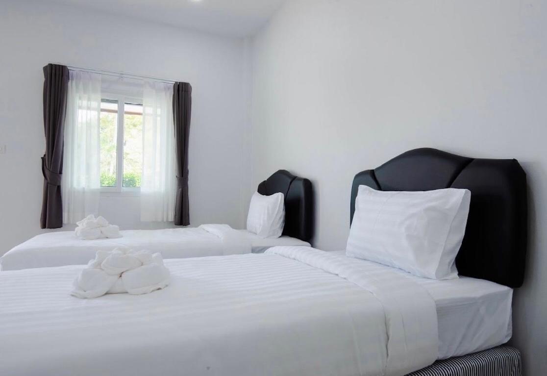 Standard Twin Room - Photo 2