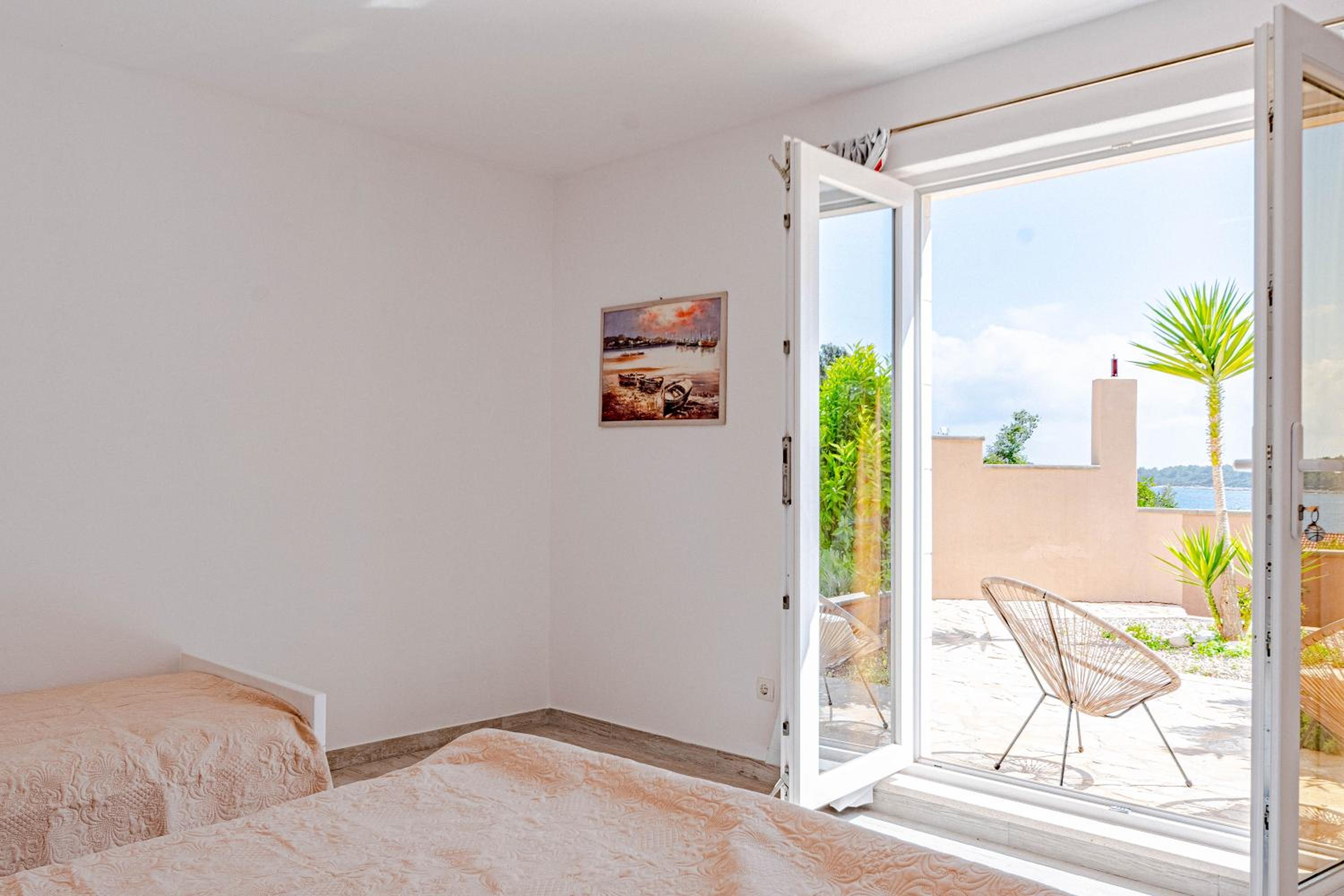 Two Bedroom Apartment with Terrace and Sea View photo 3