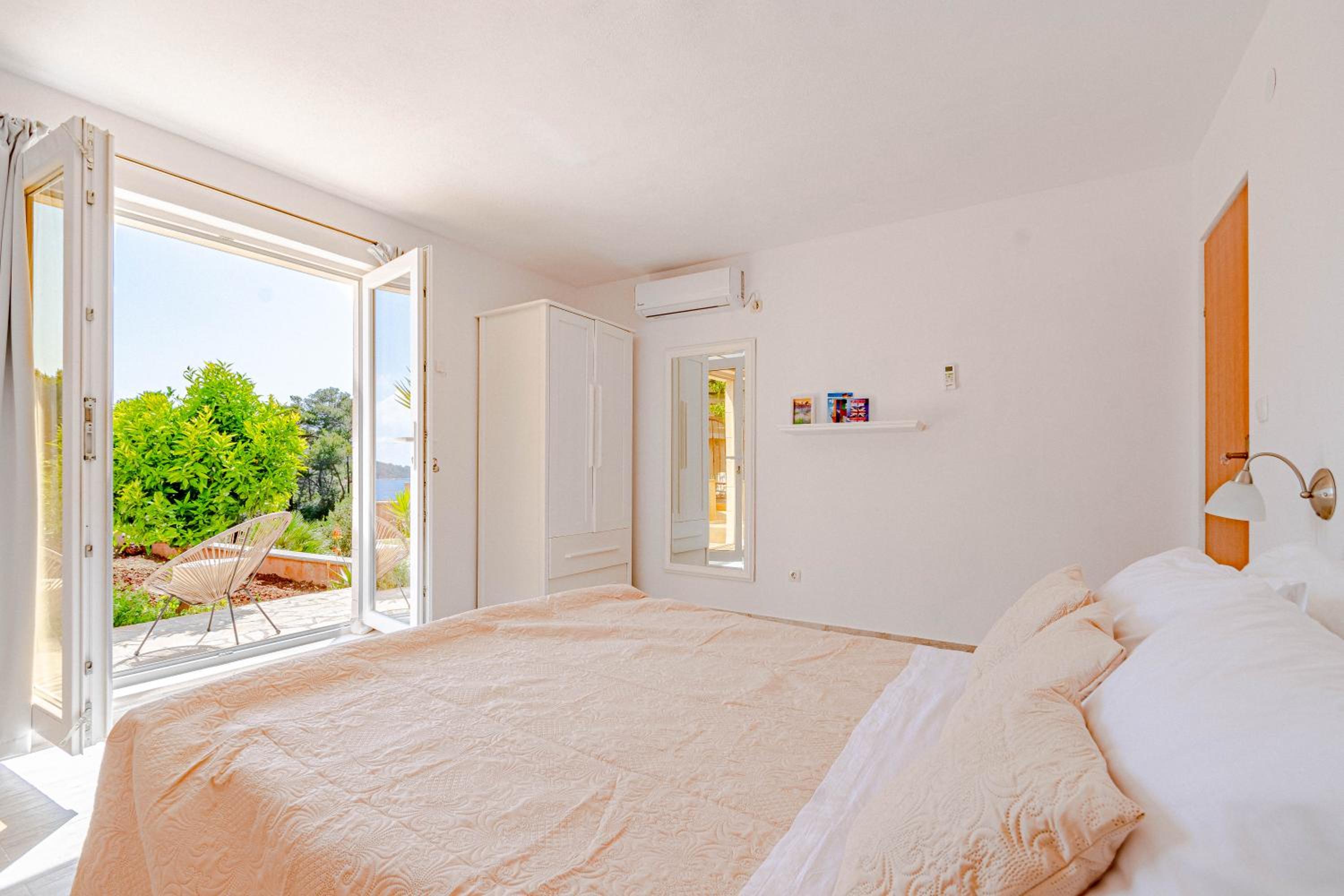 Two Bedroom Apartment with Terrace and Sea View photo 2