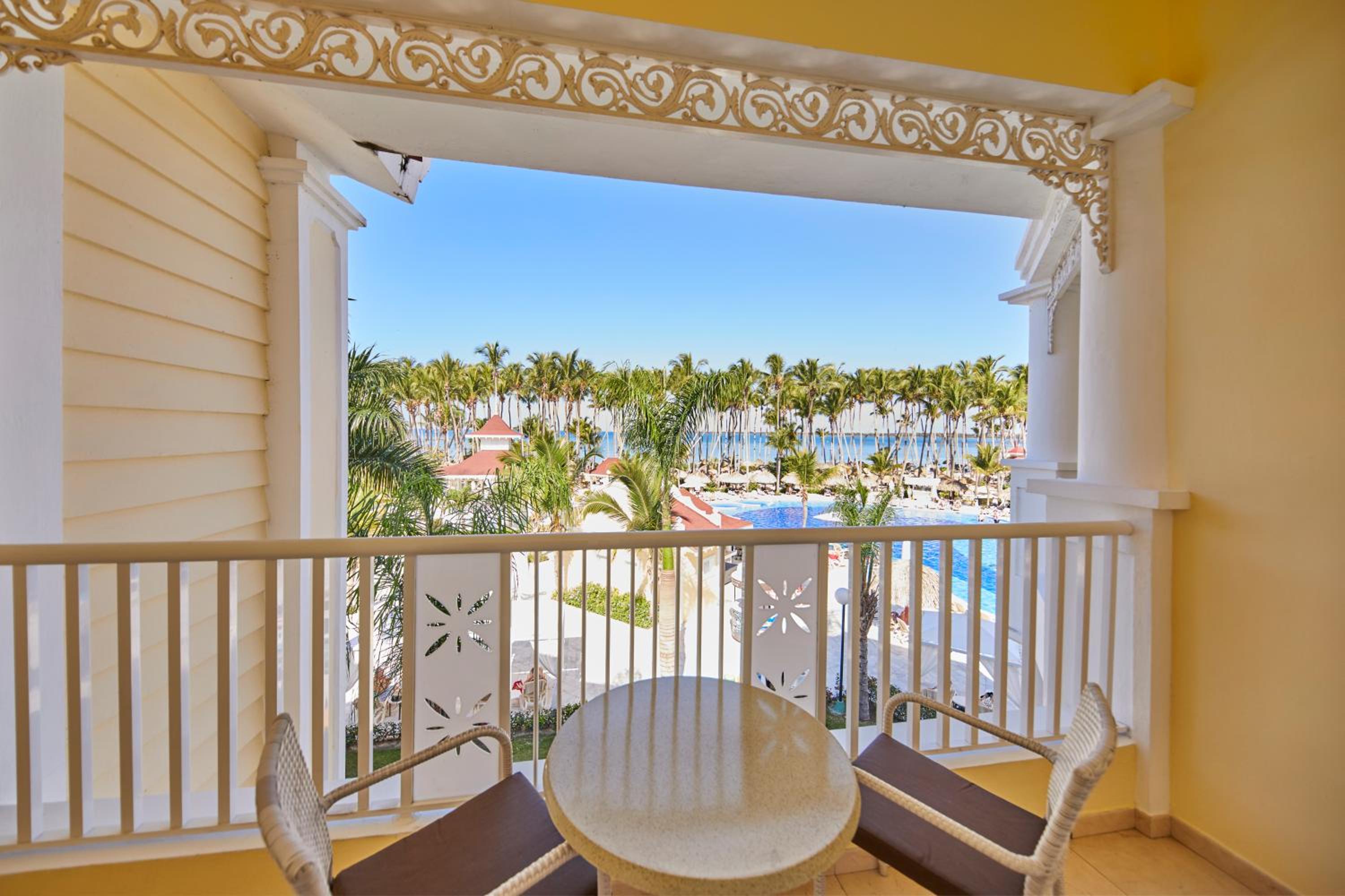 Junior Suite Deluxe Pool Side (1 Adult)