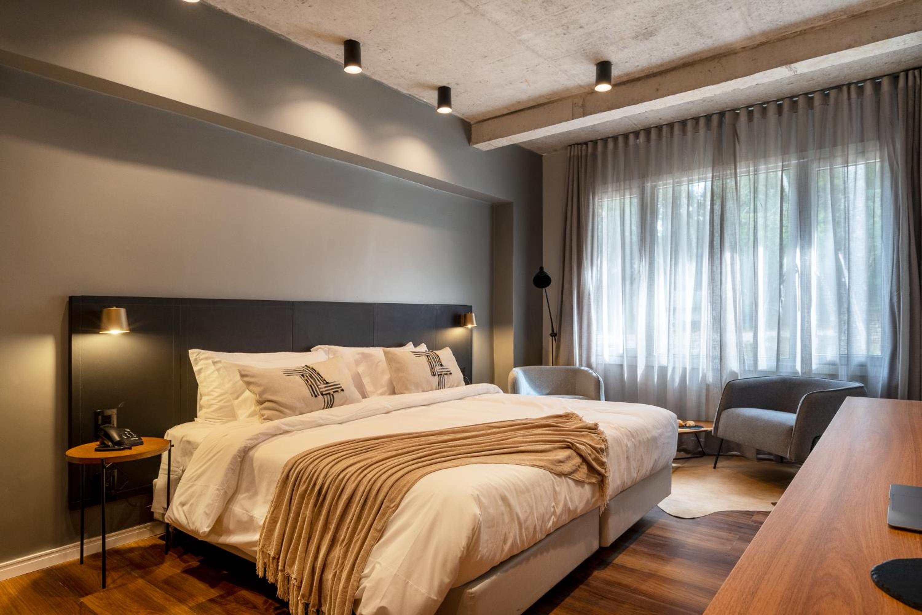 Superior King Room