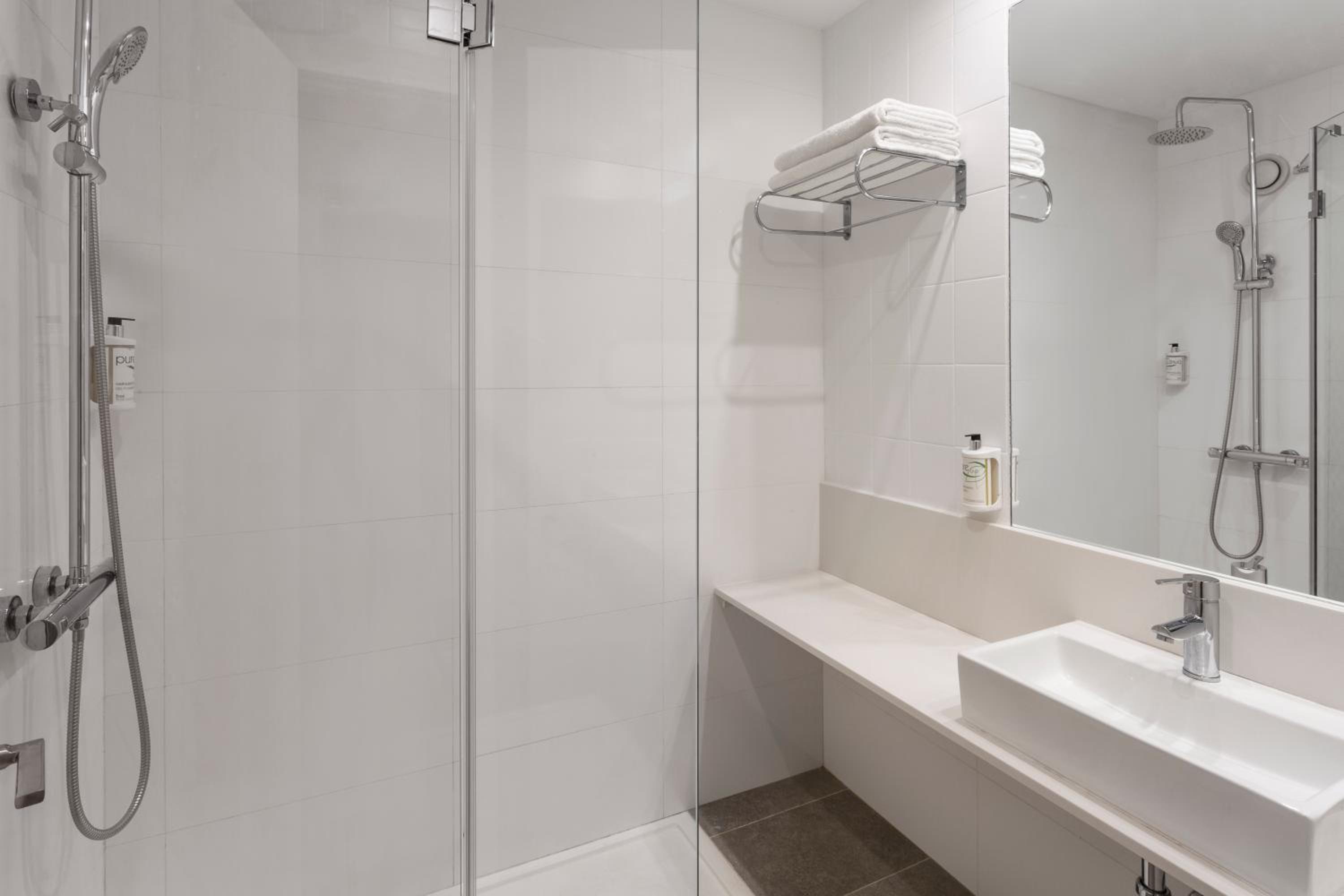 Twin Room - Photo 4