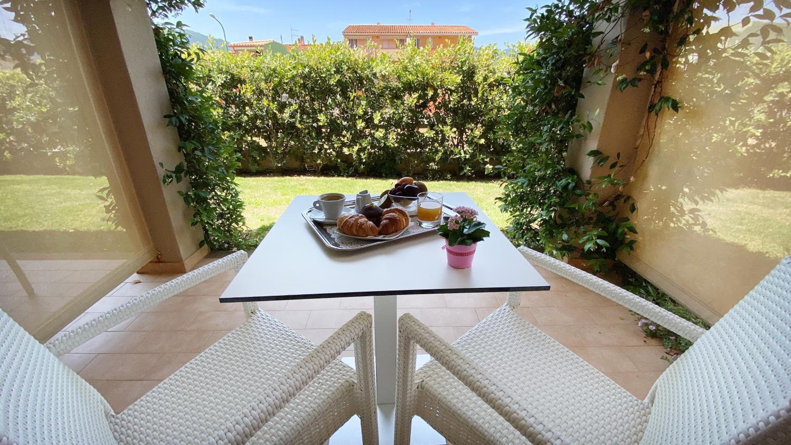 Superior Double or Twin Room with Patio - Disability Access photo 3