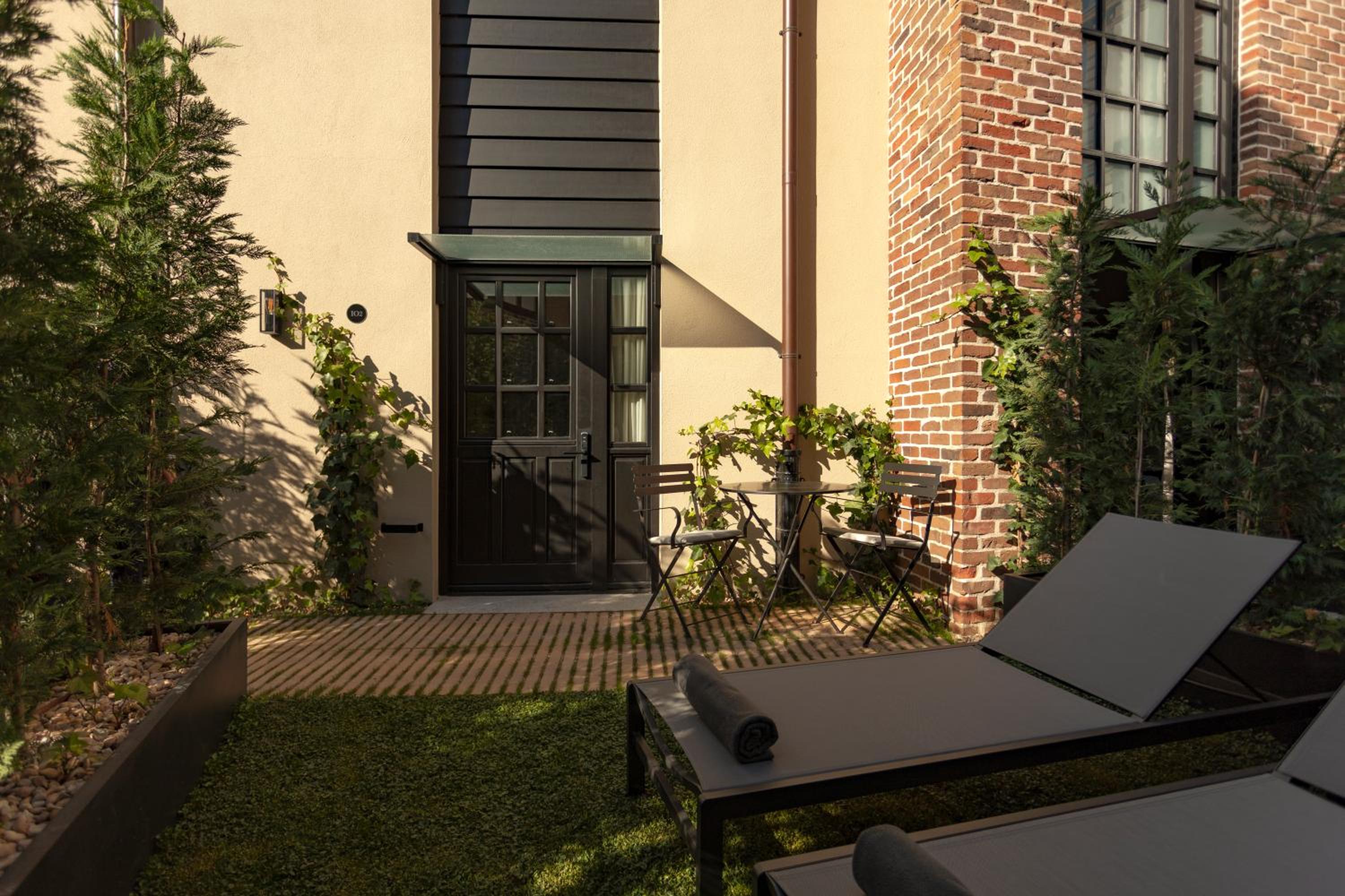 Double Room with Patio photo 3