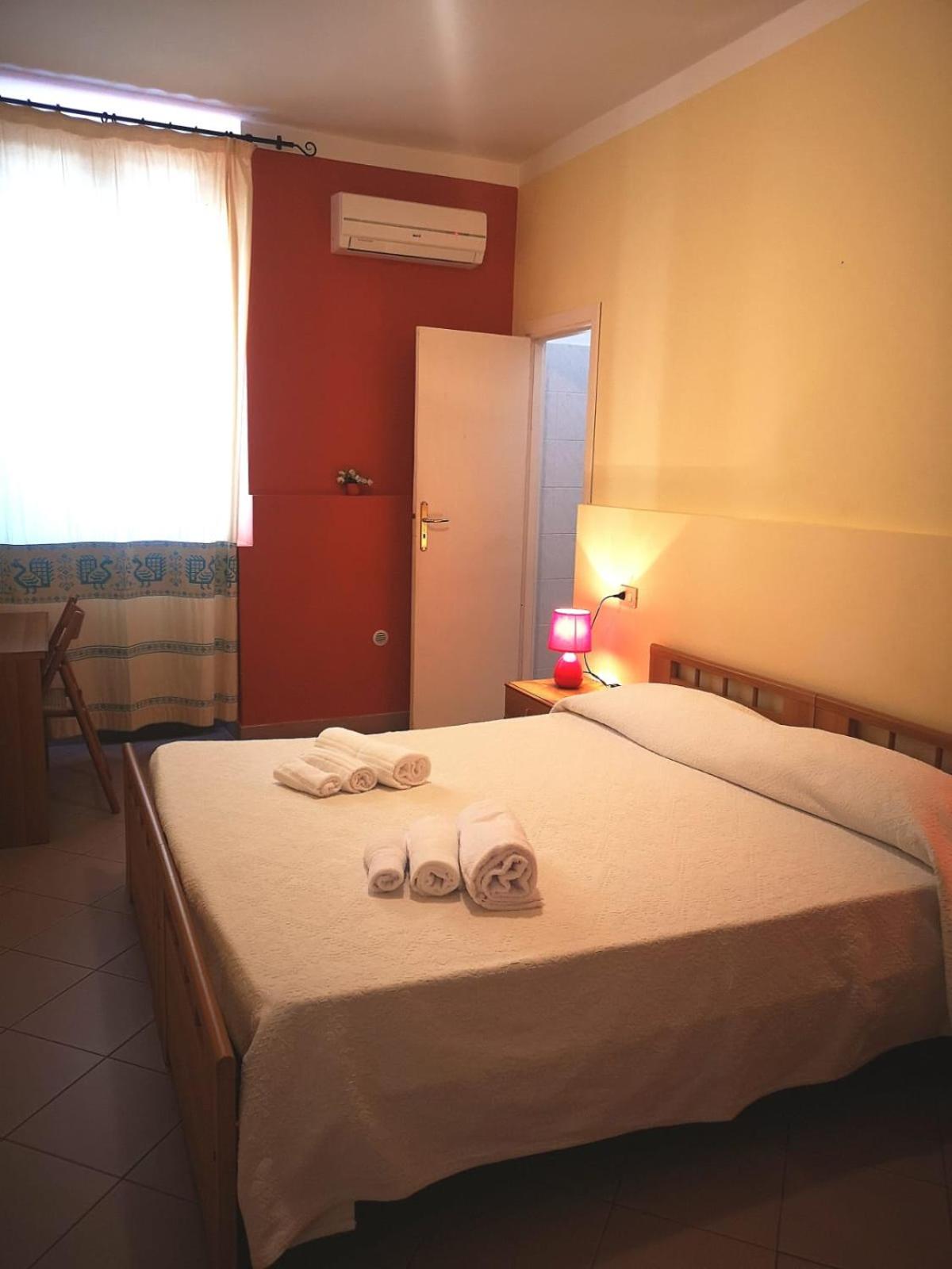 Economy Double Room - Photo 6