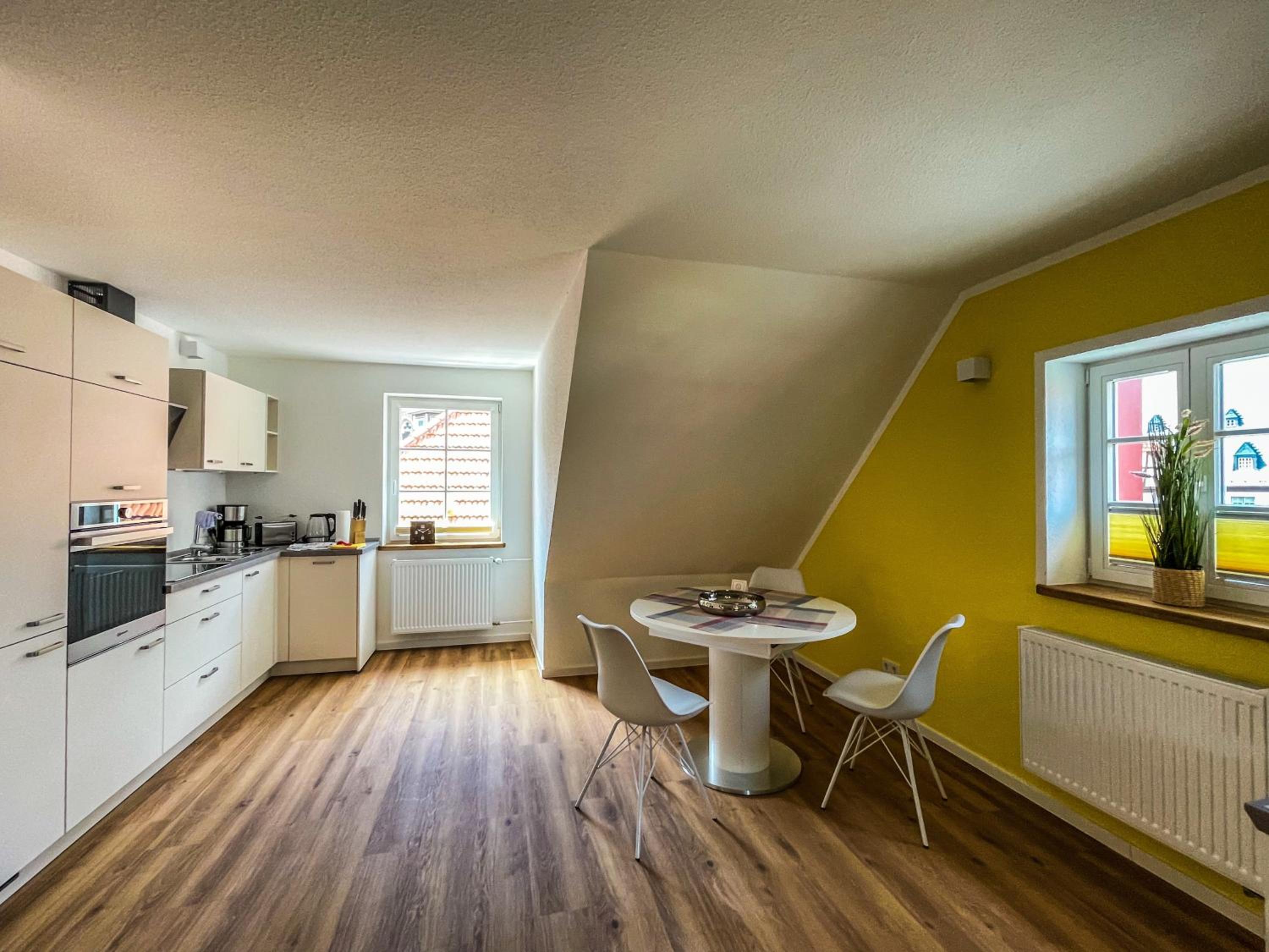 Two-Bedroom Apartment with Balcony photo 3