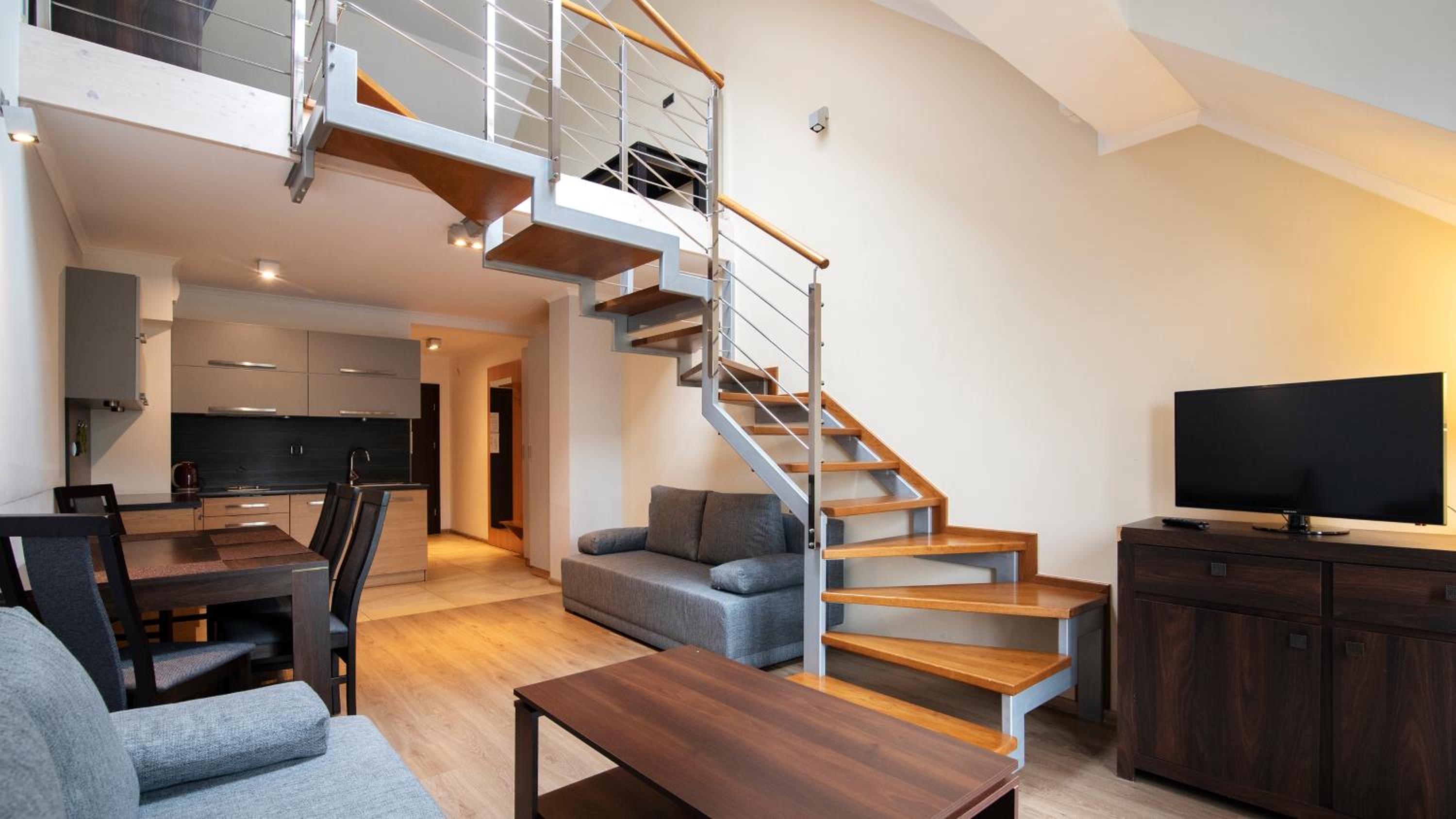 Apartment with Balcony photo 2