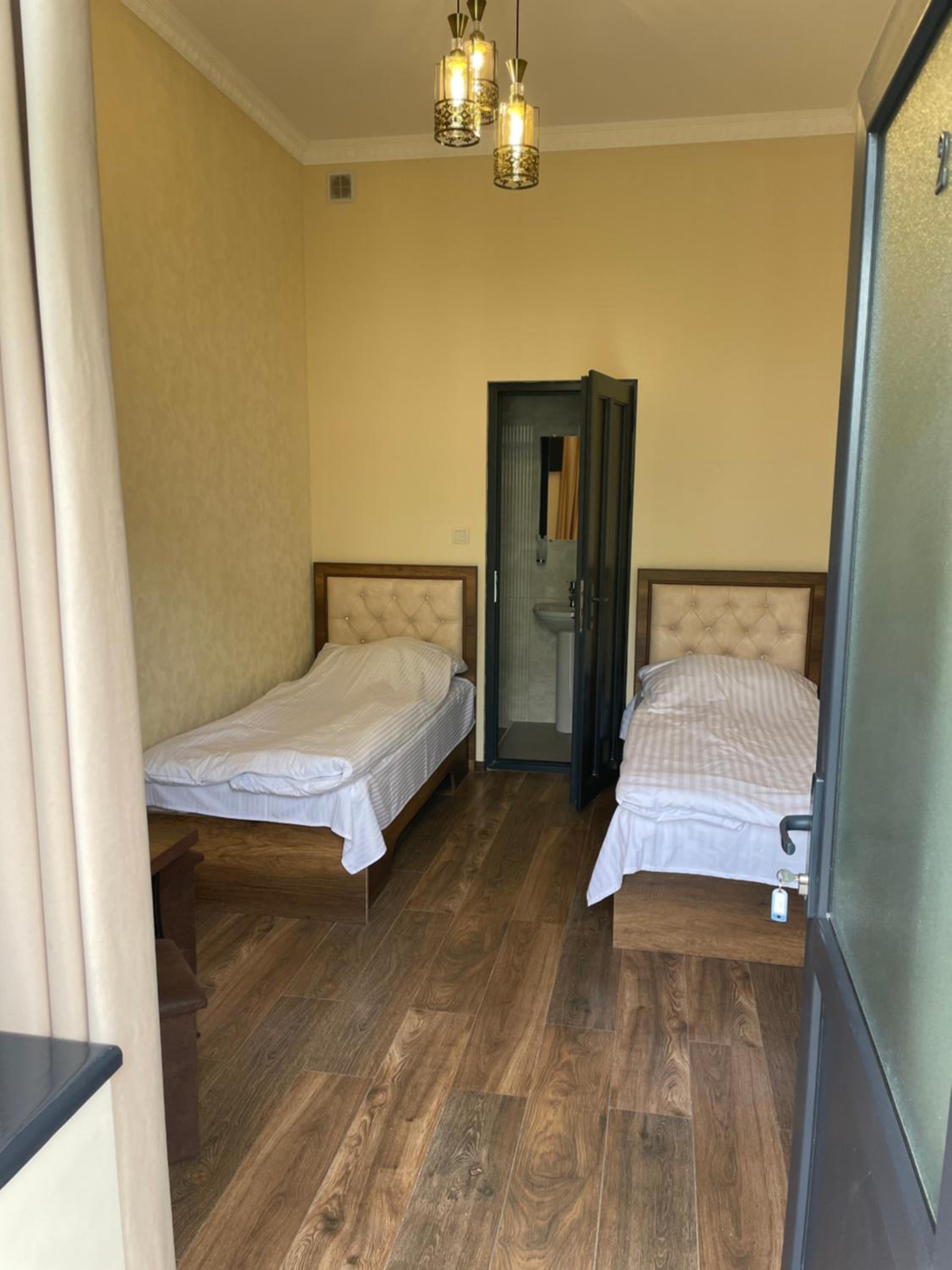 Standard Twin Room with Mountain View photo 1