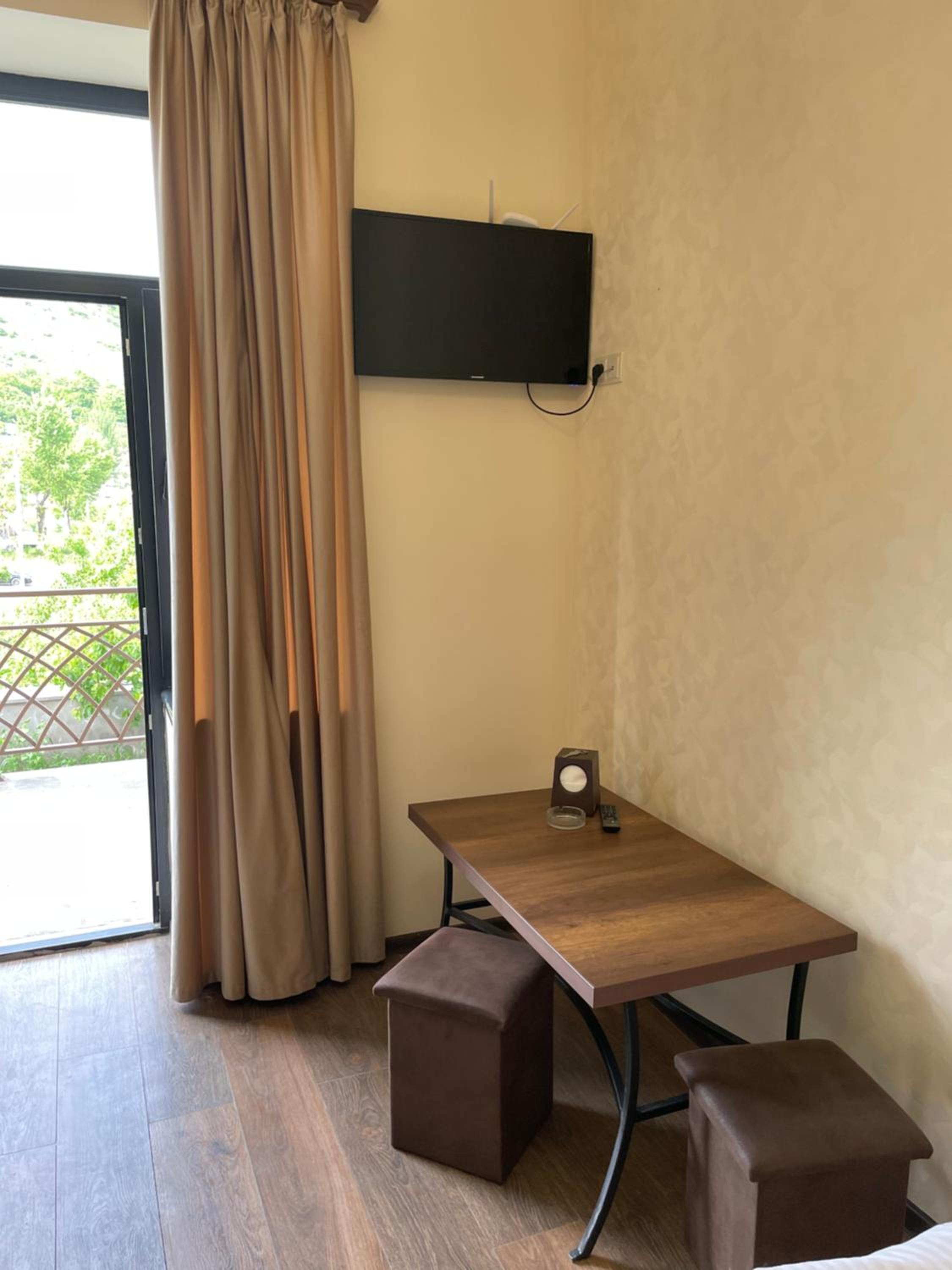 Standard Twin Room with Mountain View photo 3