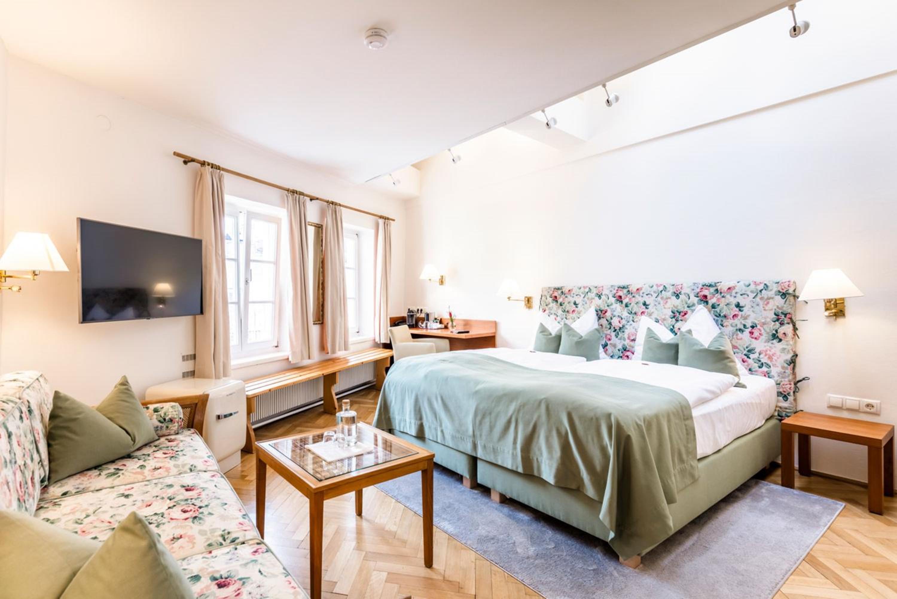Junior Suite With Courtyard View