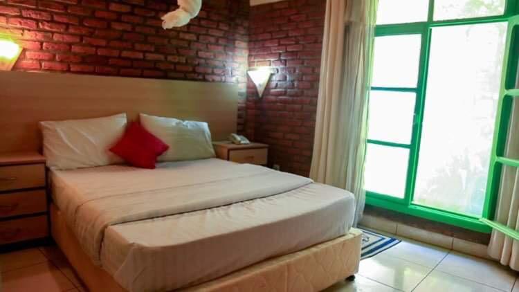 Deluxe Queen Room