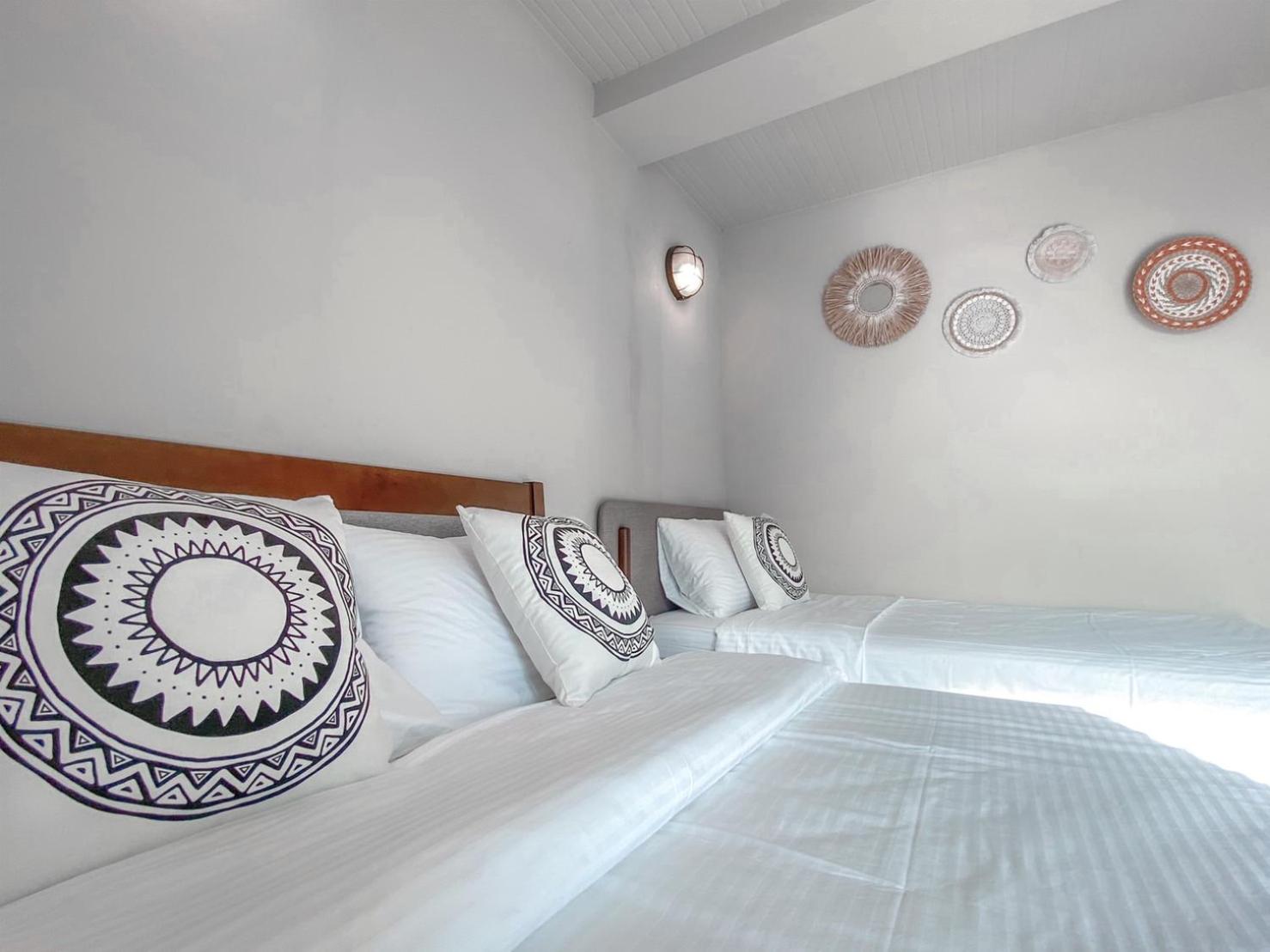Triple Room with Sea View - Photo 4