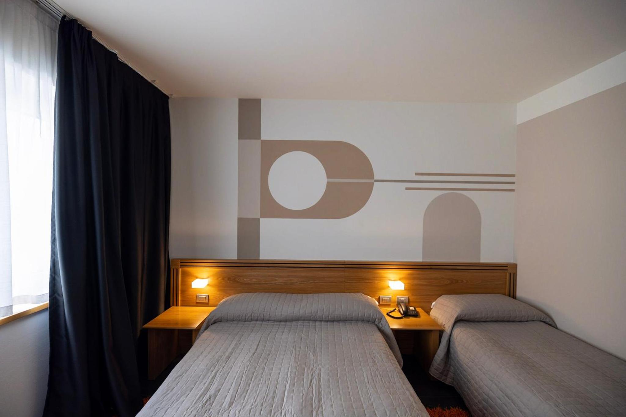 Classic Triple Room - Photo 10