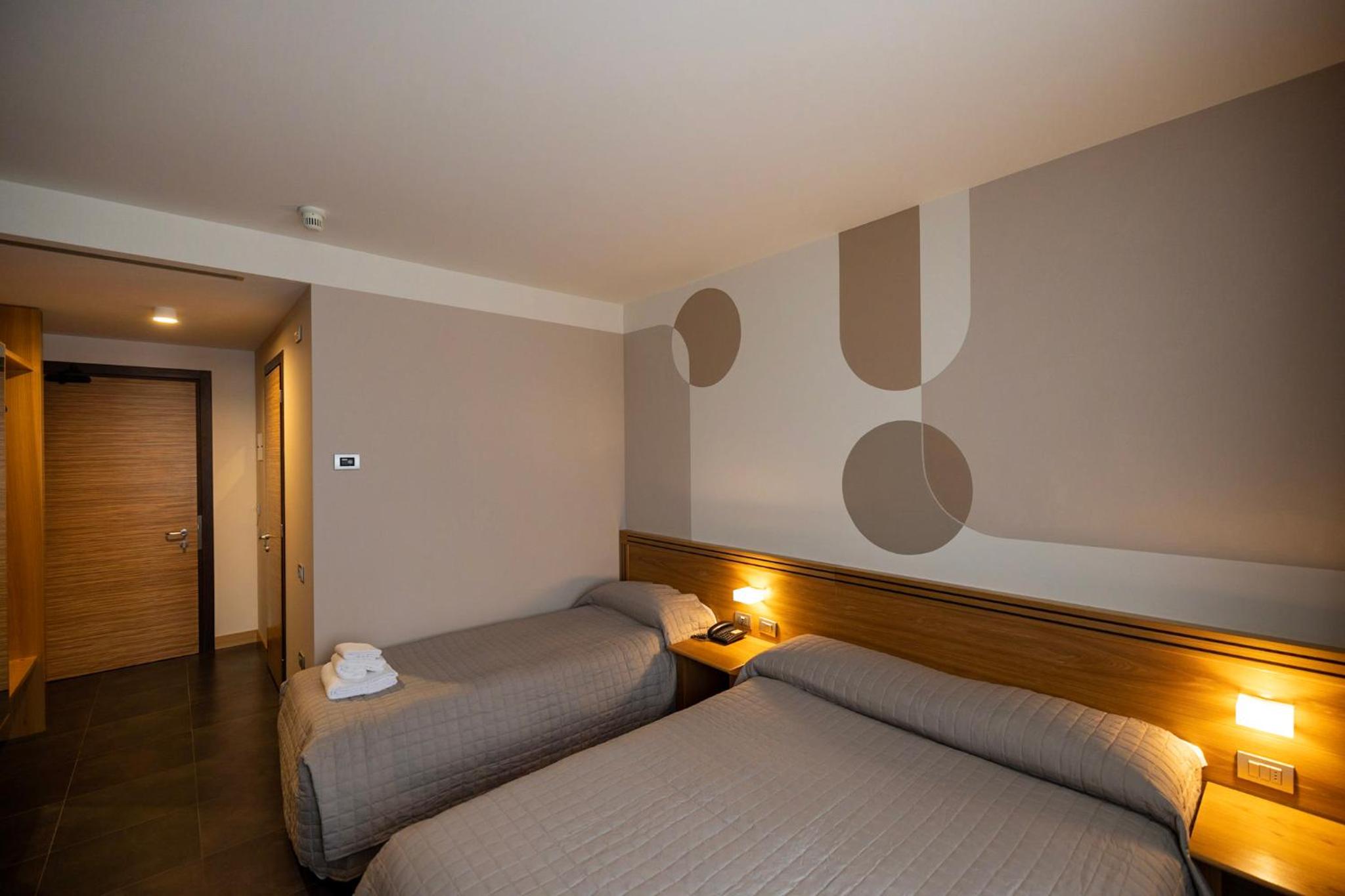 Classic Triple Room - Photo 13