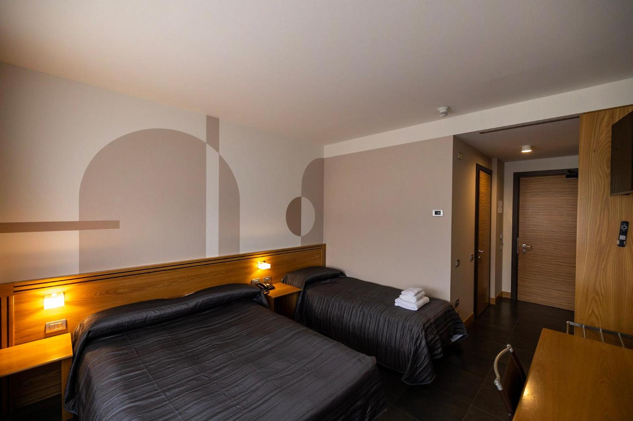 Classic Triple Room - Photo 14
