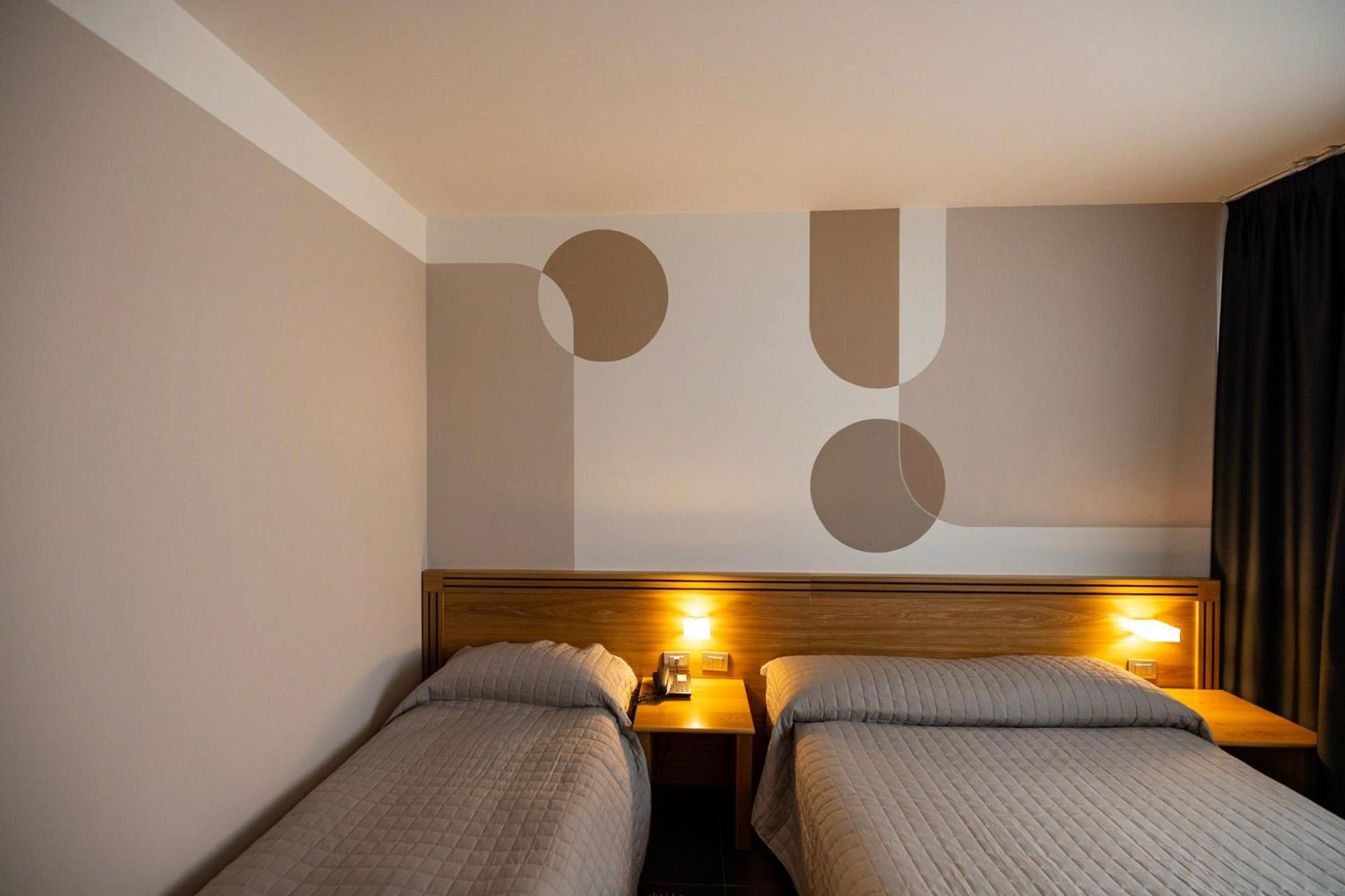 Classic Triple Room - Photo 15