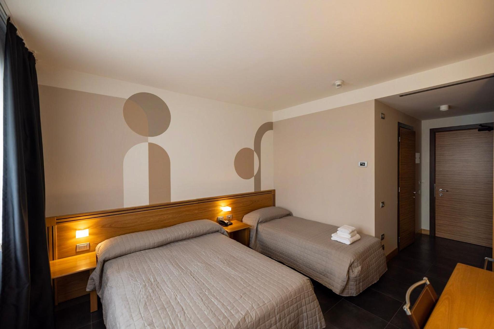 Classic Triple Room - Photo 17