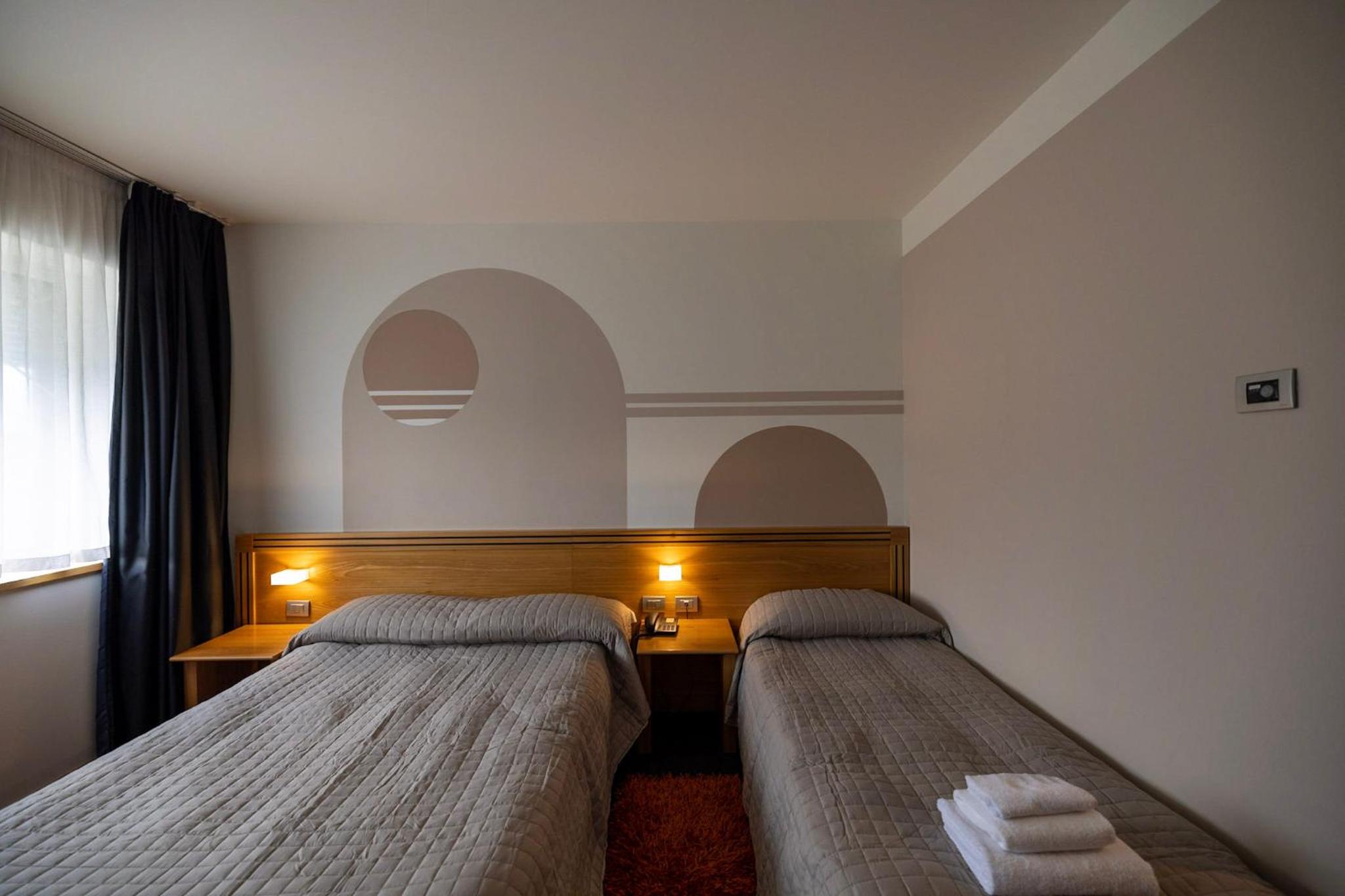 Classic Triple Room - Photo 20