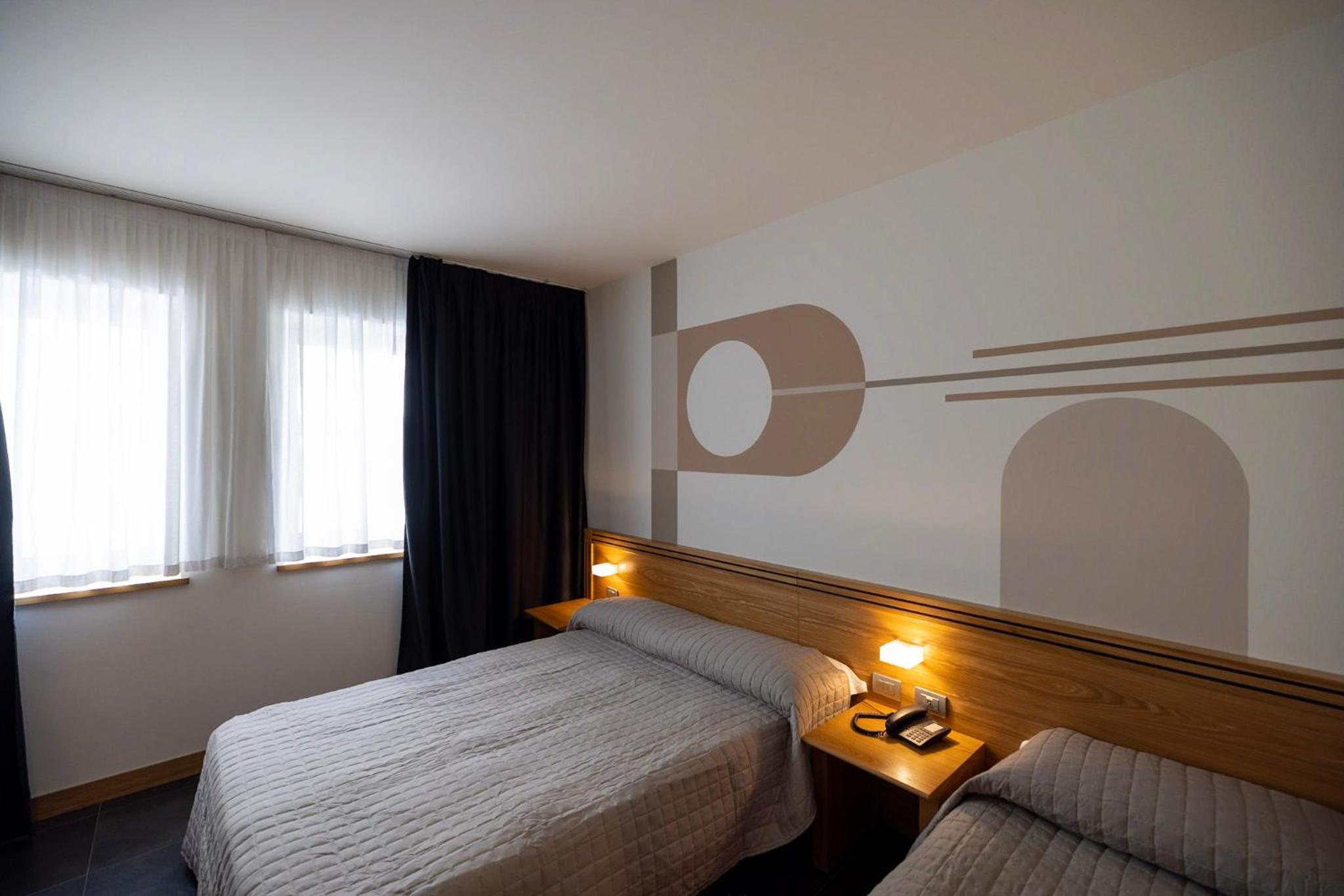 Classic Triple Room - Photo 23