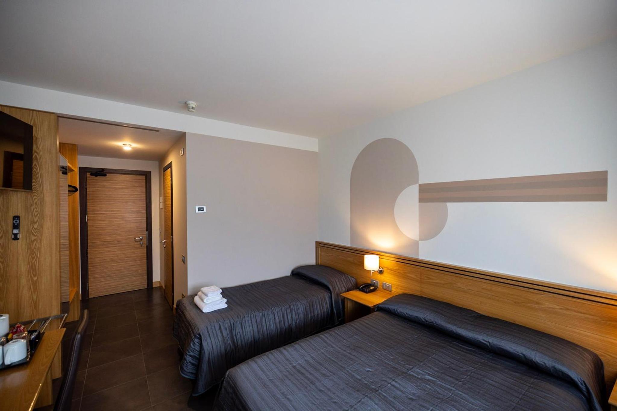 Classic Triple Room - Photo 24
