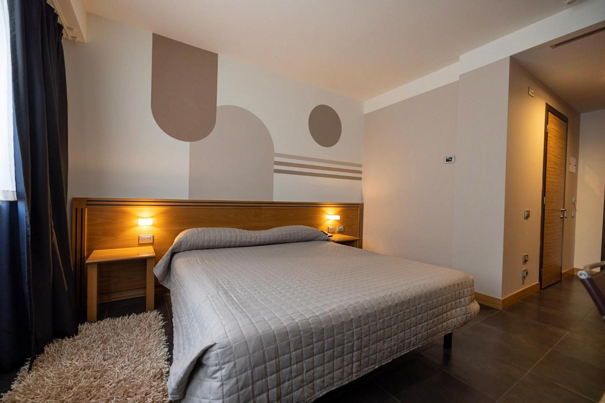Double Room - Photo 8