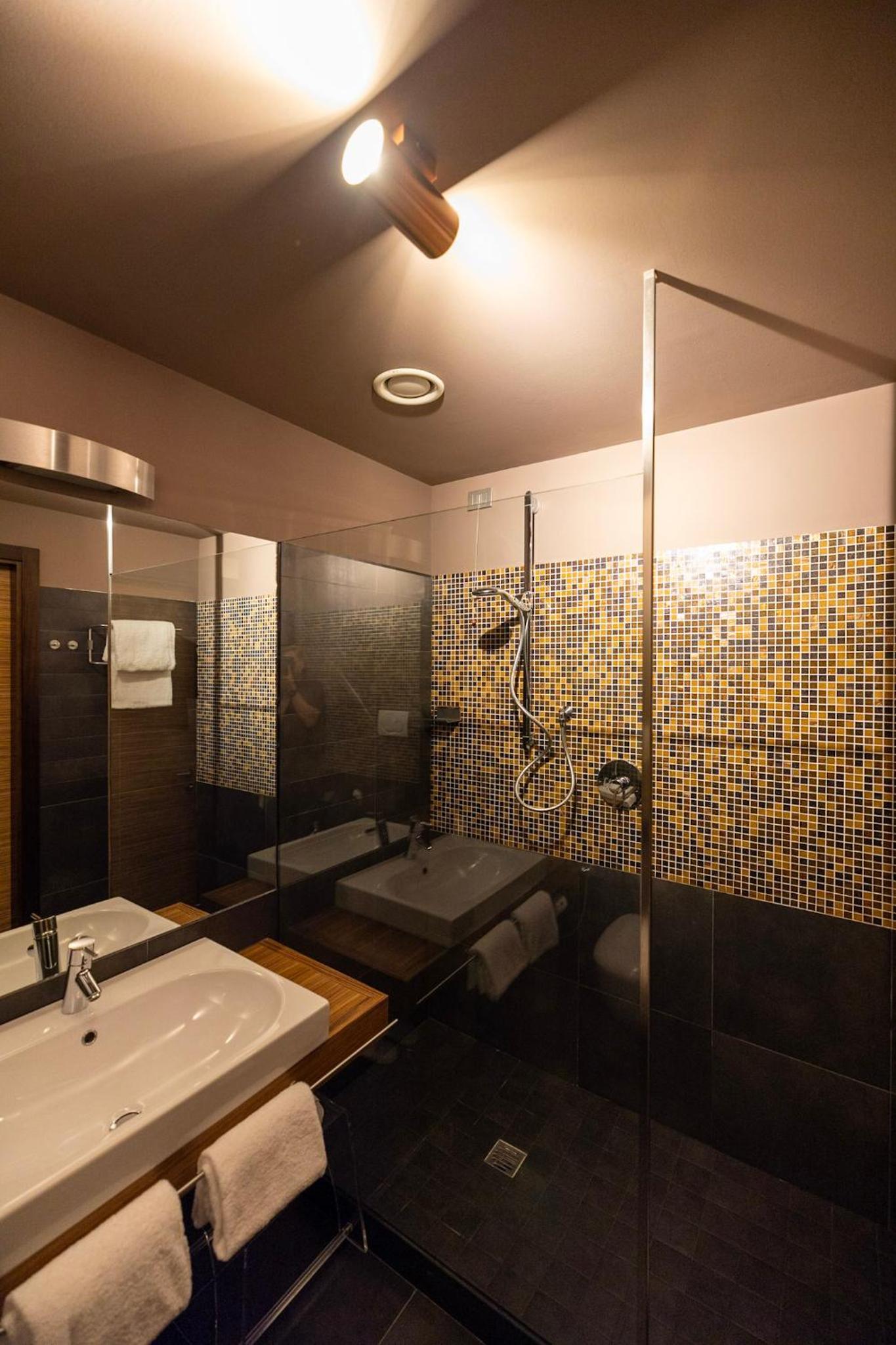 Classic Triple Room - Photo 27