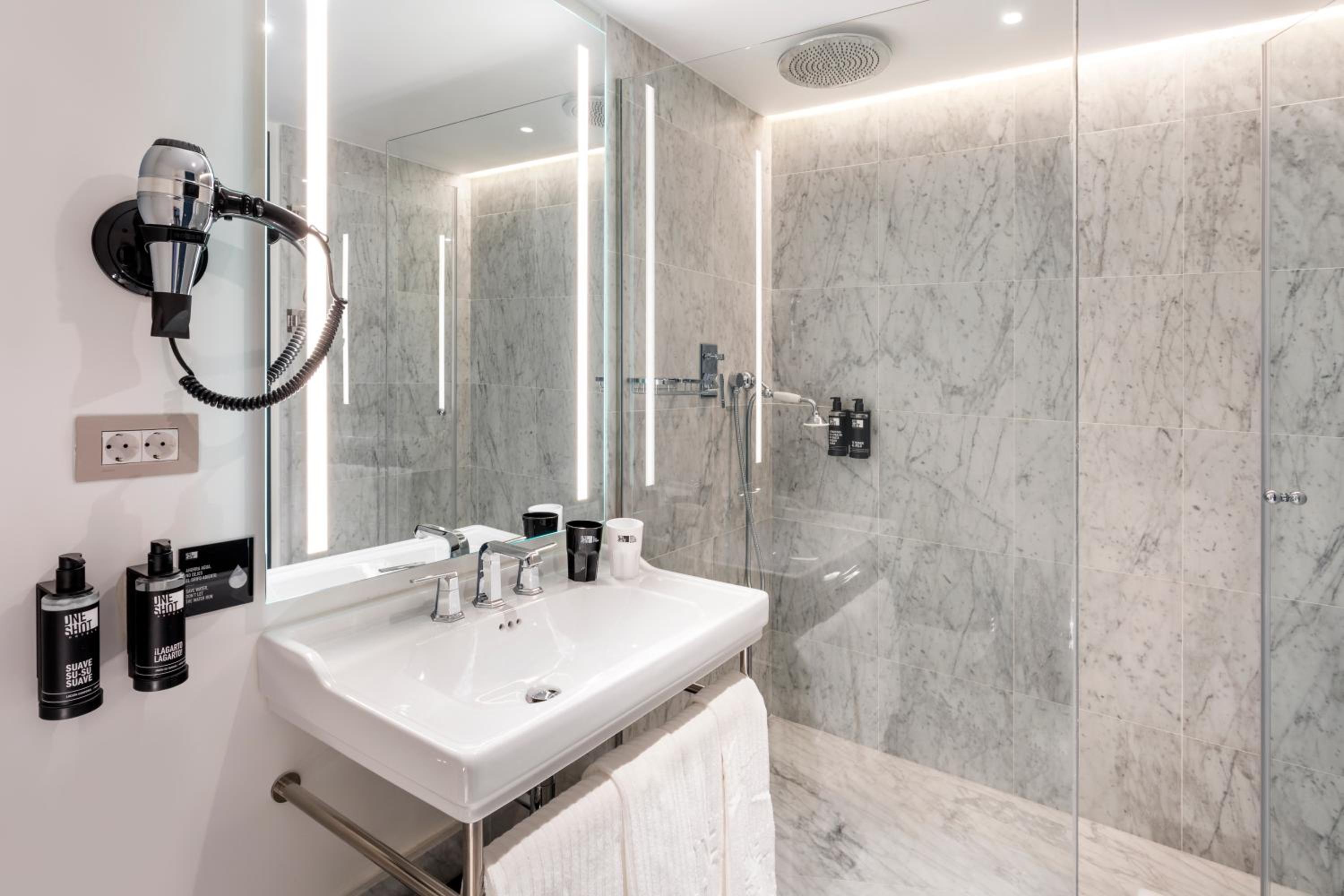 Double or Twin Room with Terrace photo 3