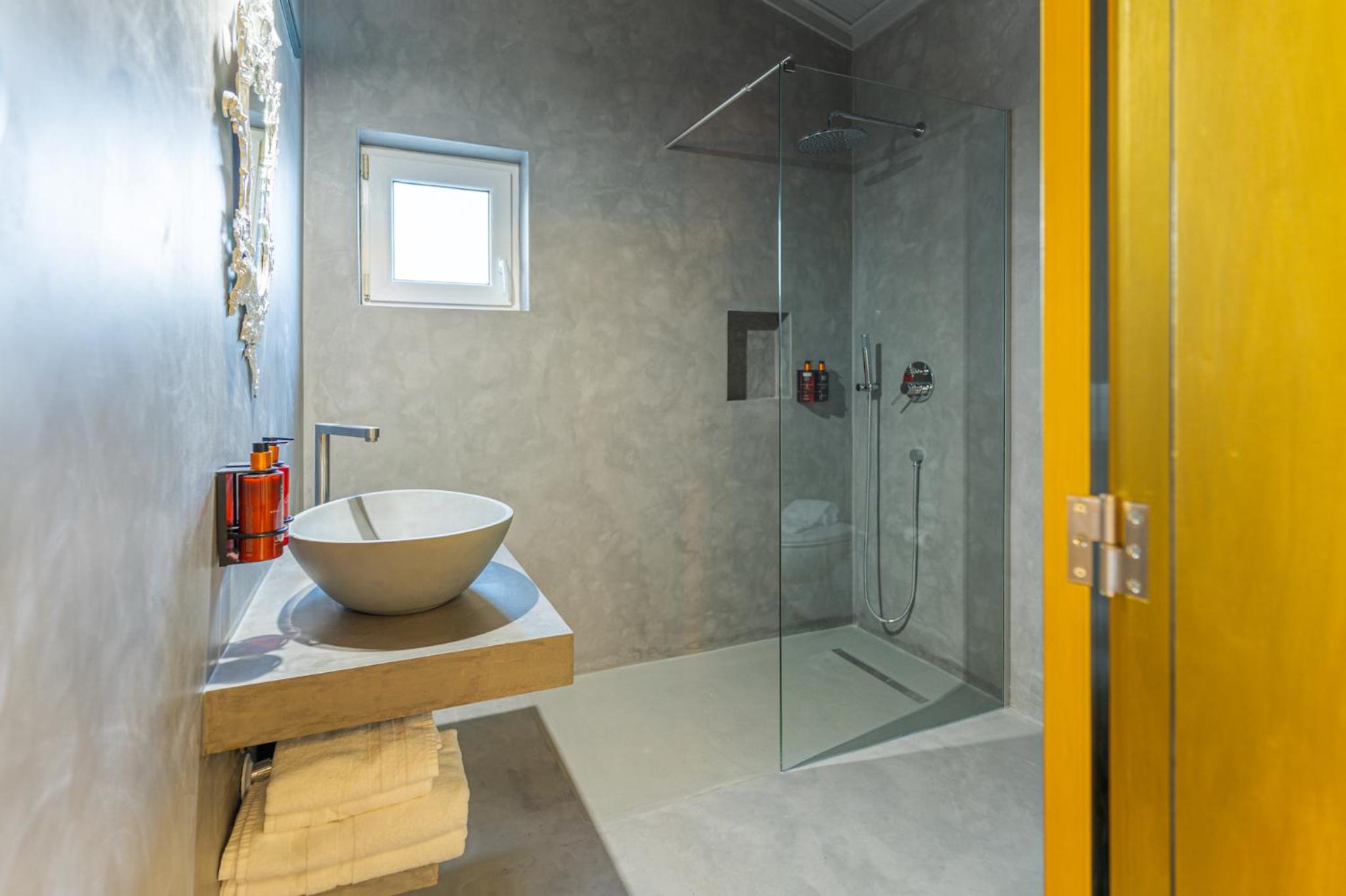 Double Room - Photo 9