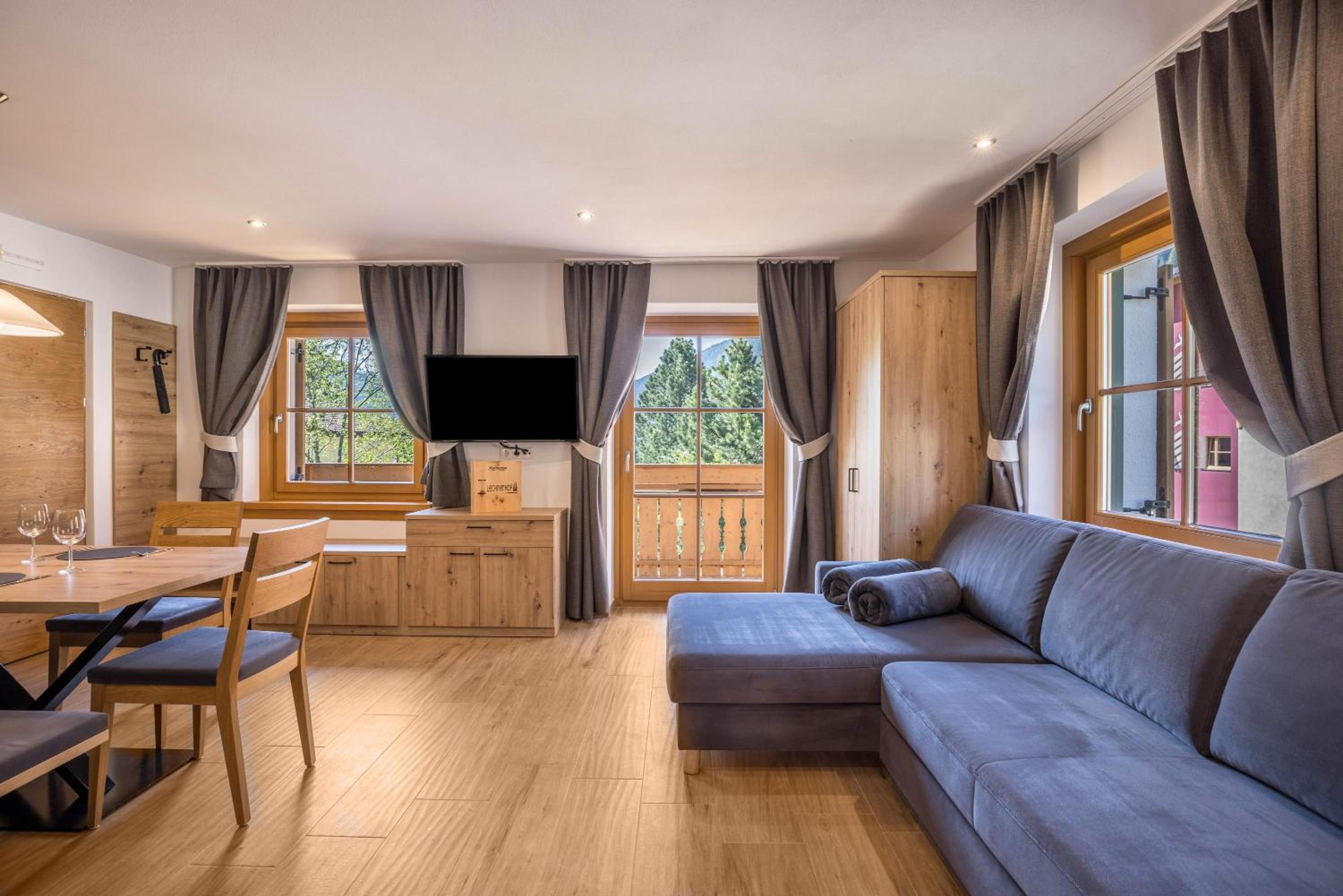 Two-Bedroom Deluxe Apartment with Garden View photo 1
