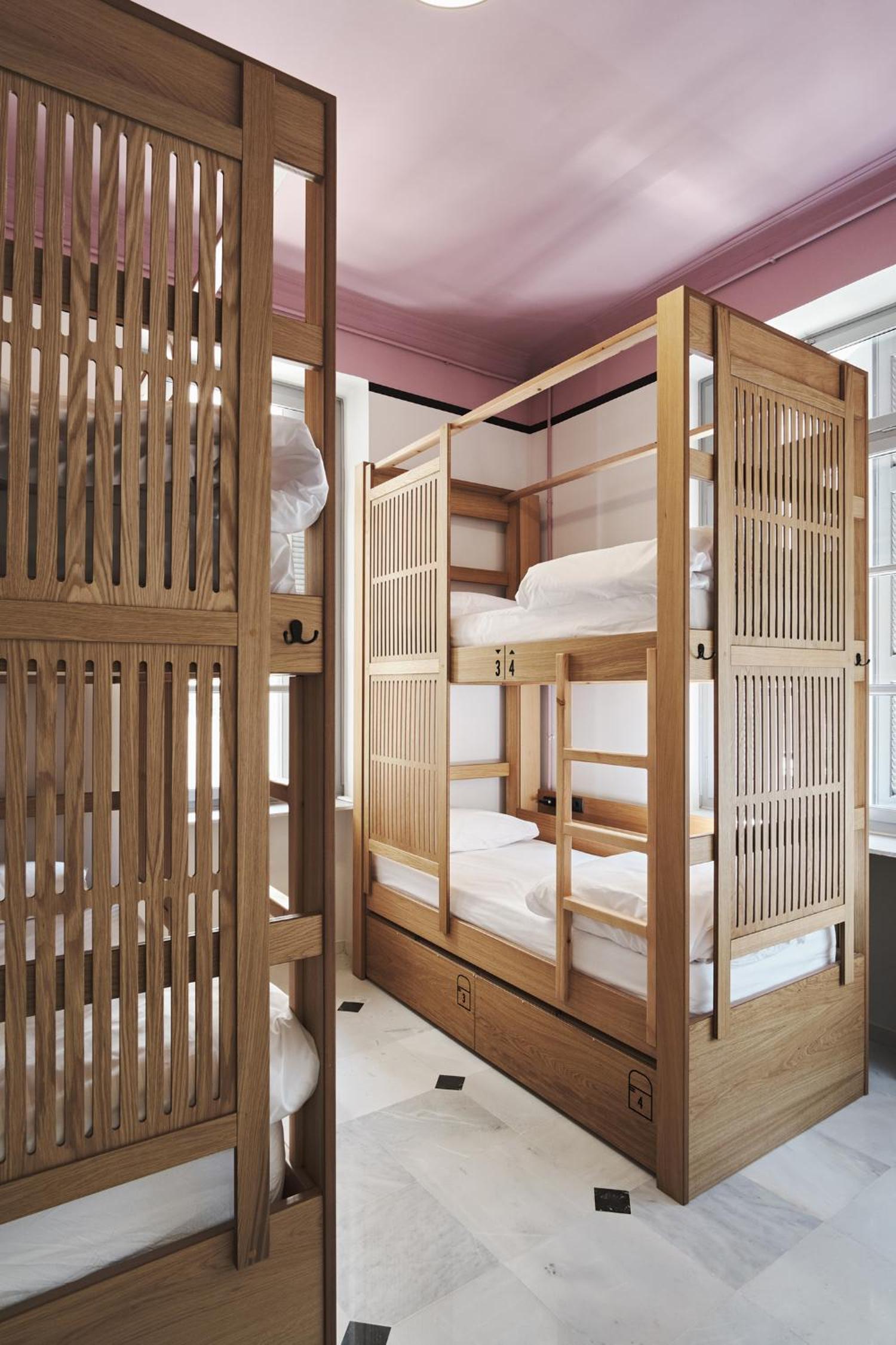 Bed in 4-Bed Female Dormitory Room photo 1