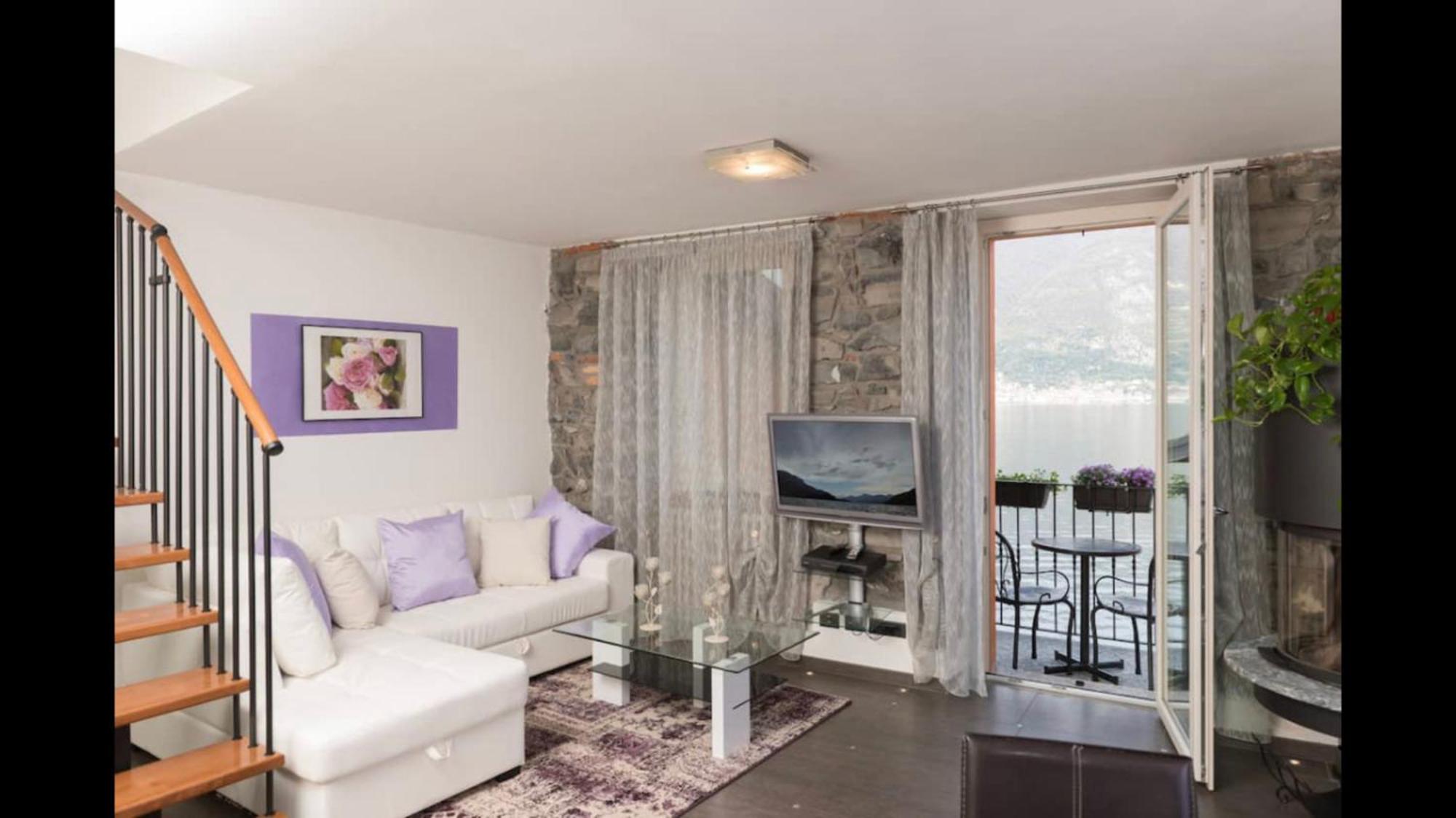 Two-Bedroom Deluxe Apartment with Garden View