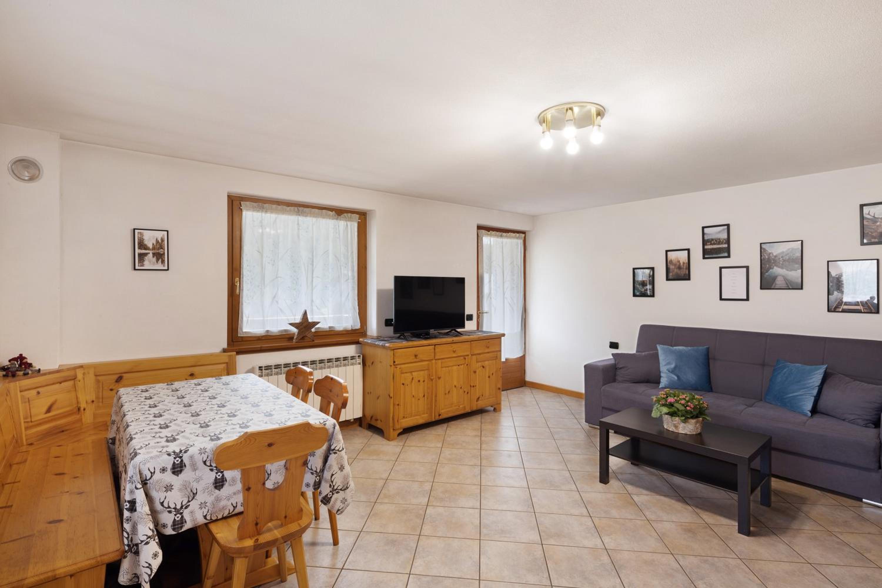 Two-Bedroom Deluxe Apartment with Balcony photo 3