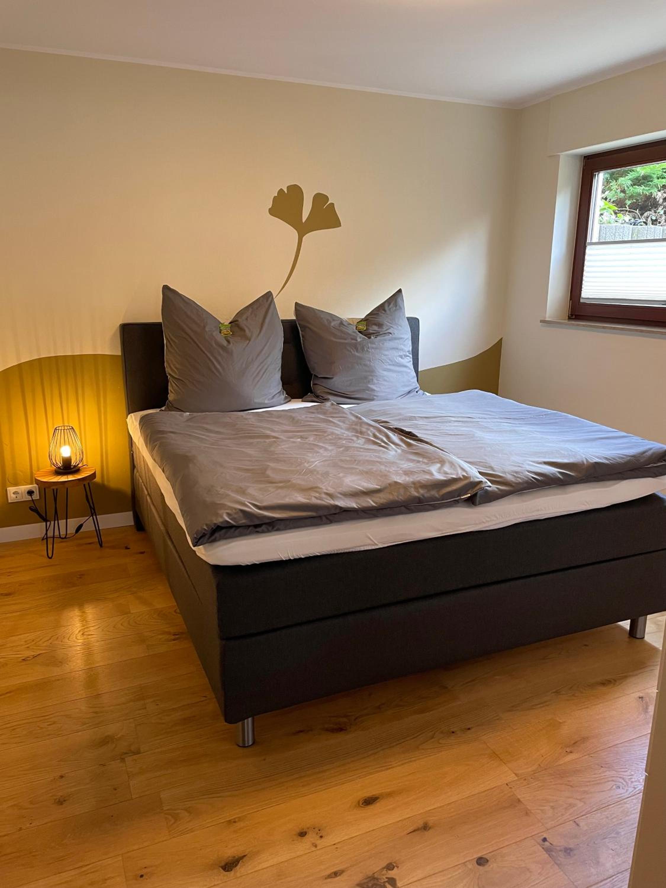 One-Bedroom Apartment - Photo 2