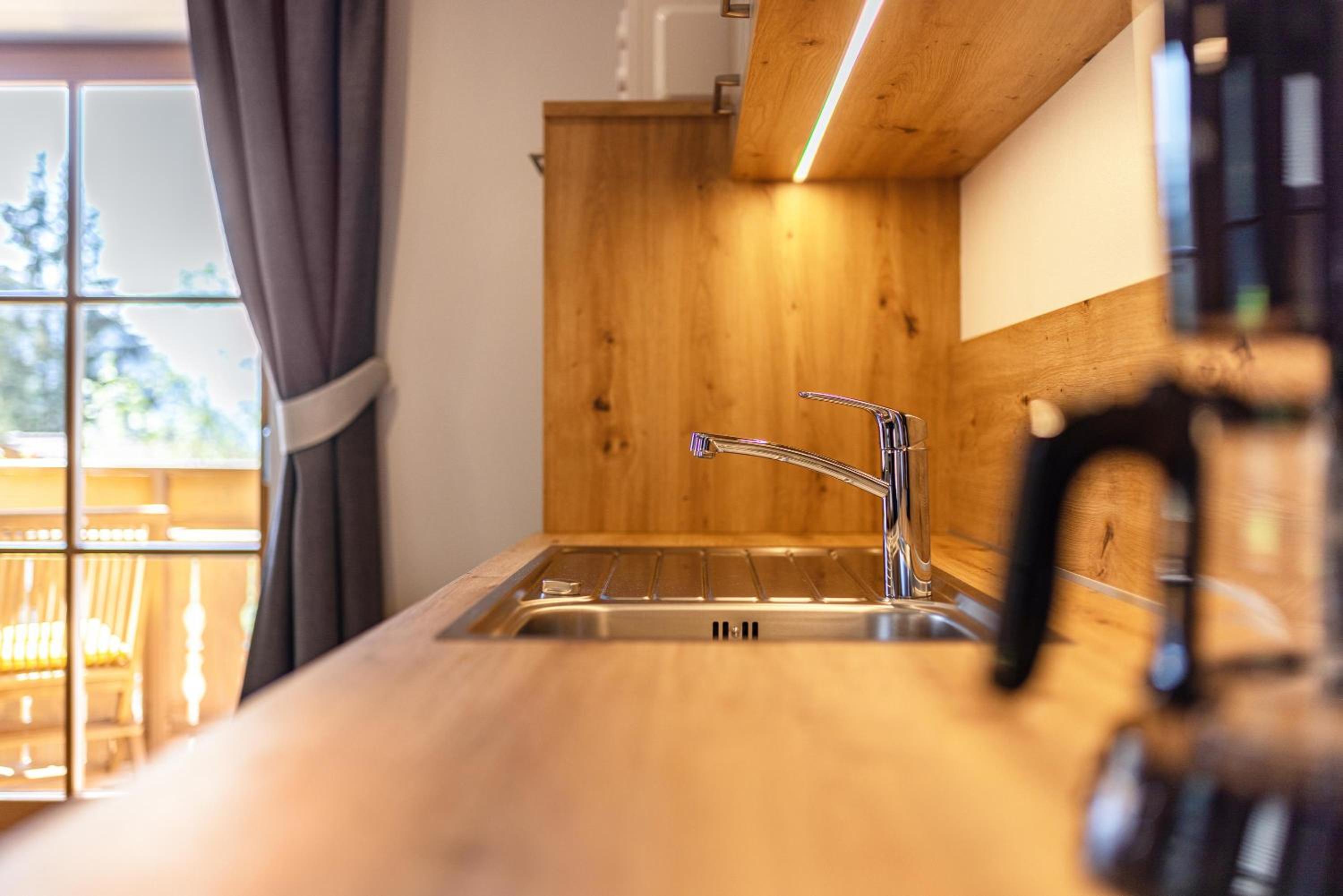 Two-Bedroom Deluxe Apartment with Garden View photo 2
