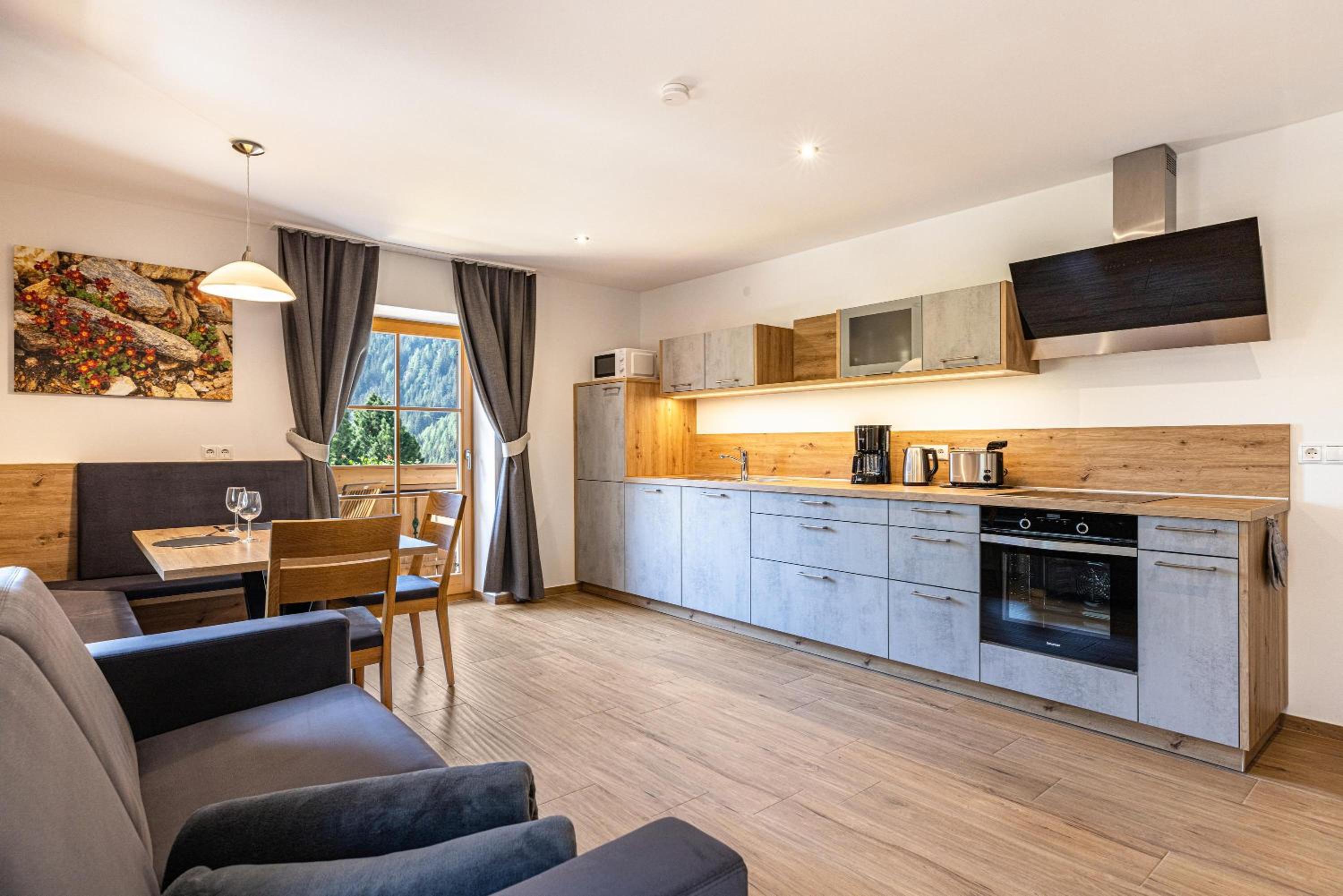 Two-Bedroom Deluxe Apartment with Garden View photo 3