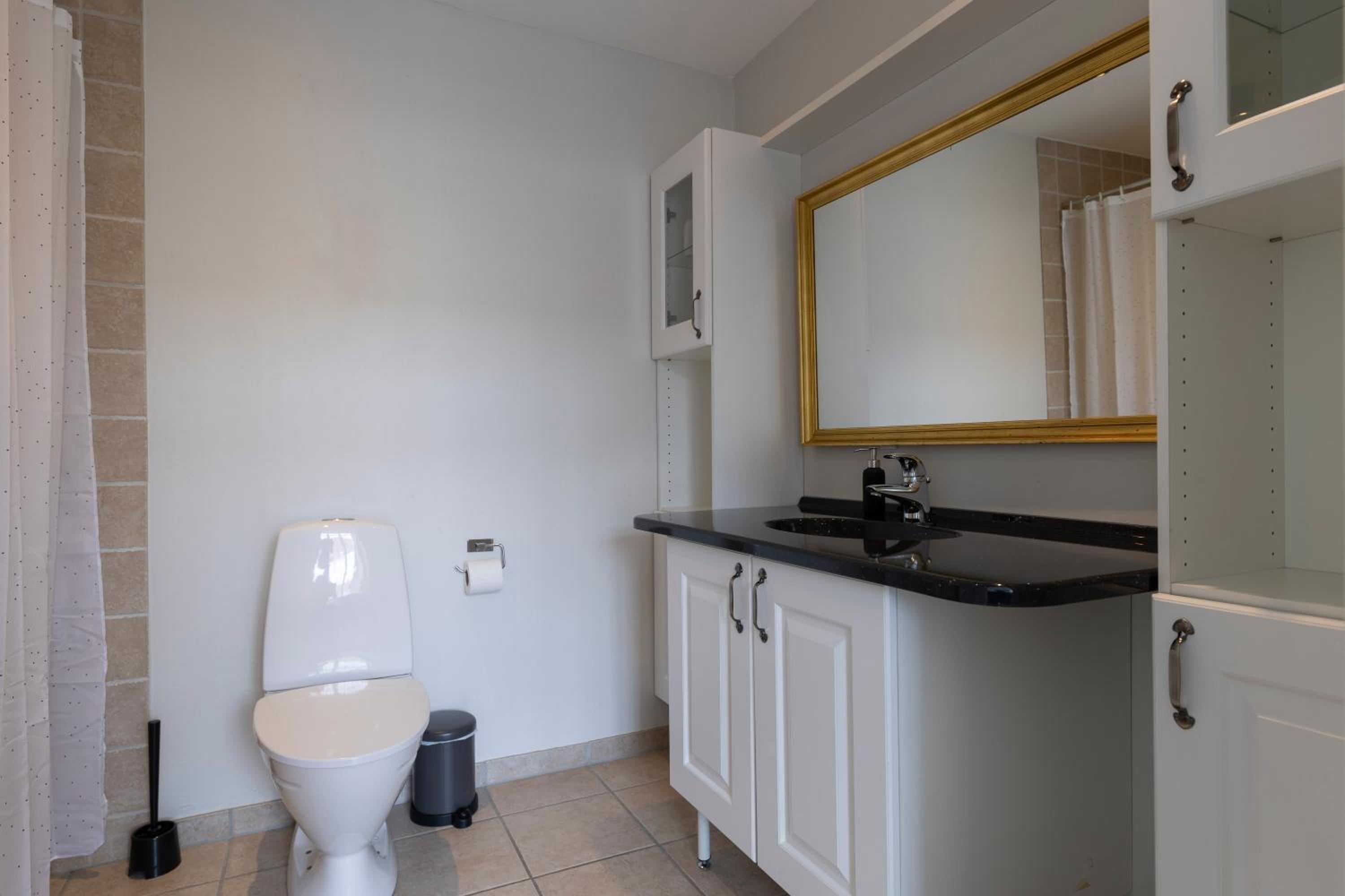 Two-Bedroom Apartment (6 Adults) photo 2
