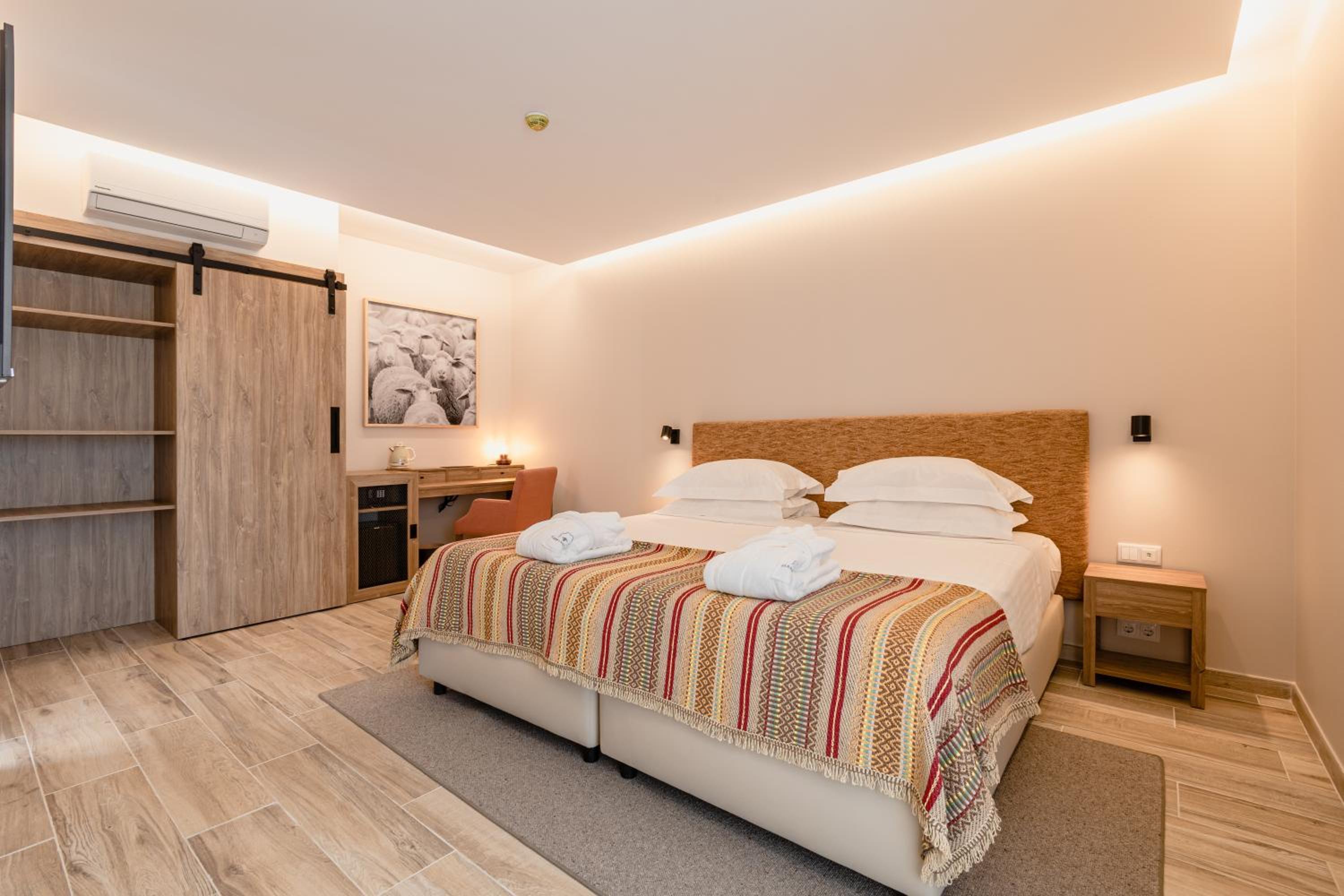 Double Room with Patio - Photo 1