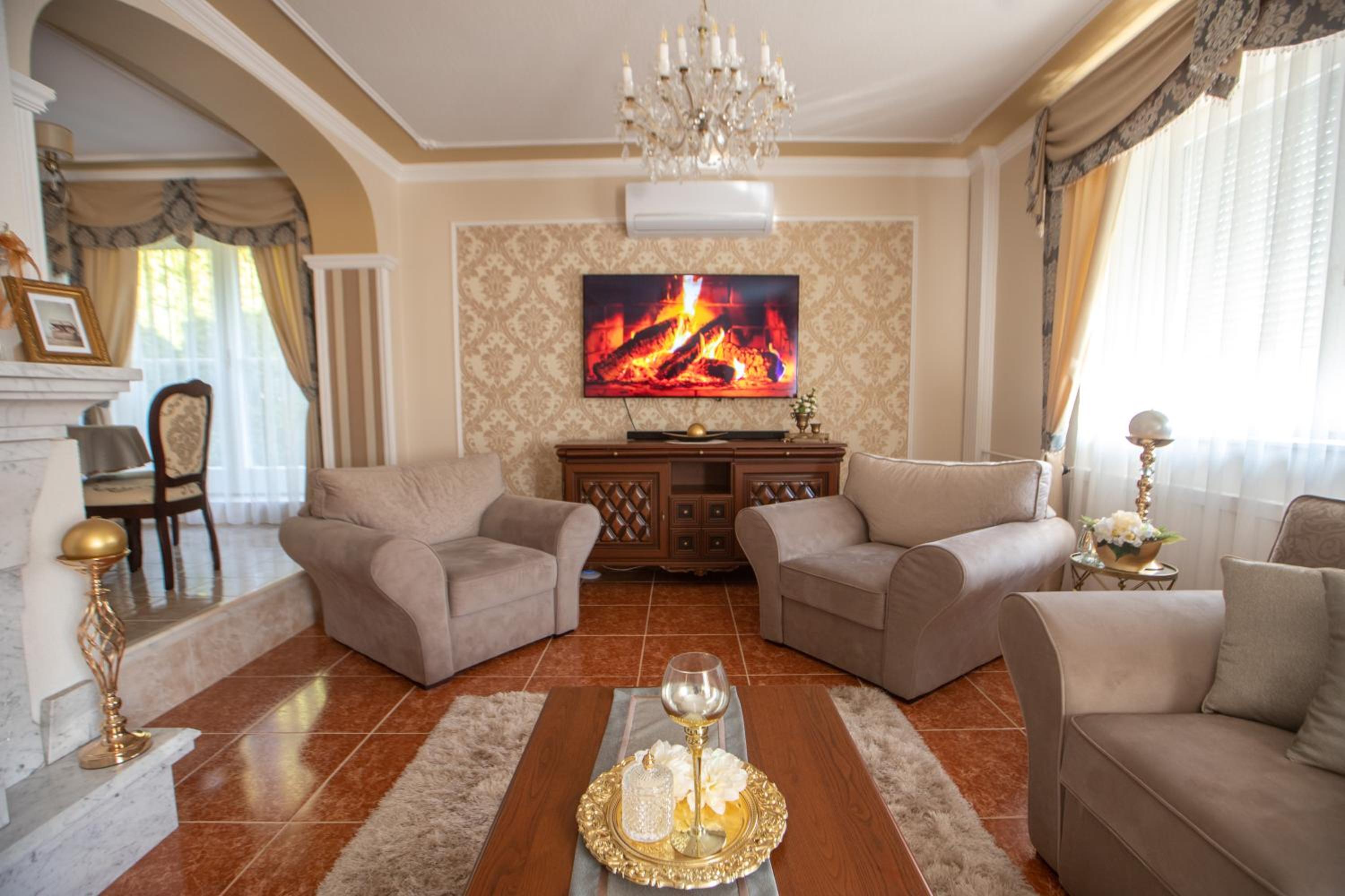 Villa photo 1