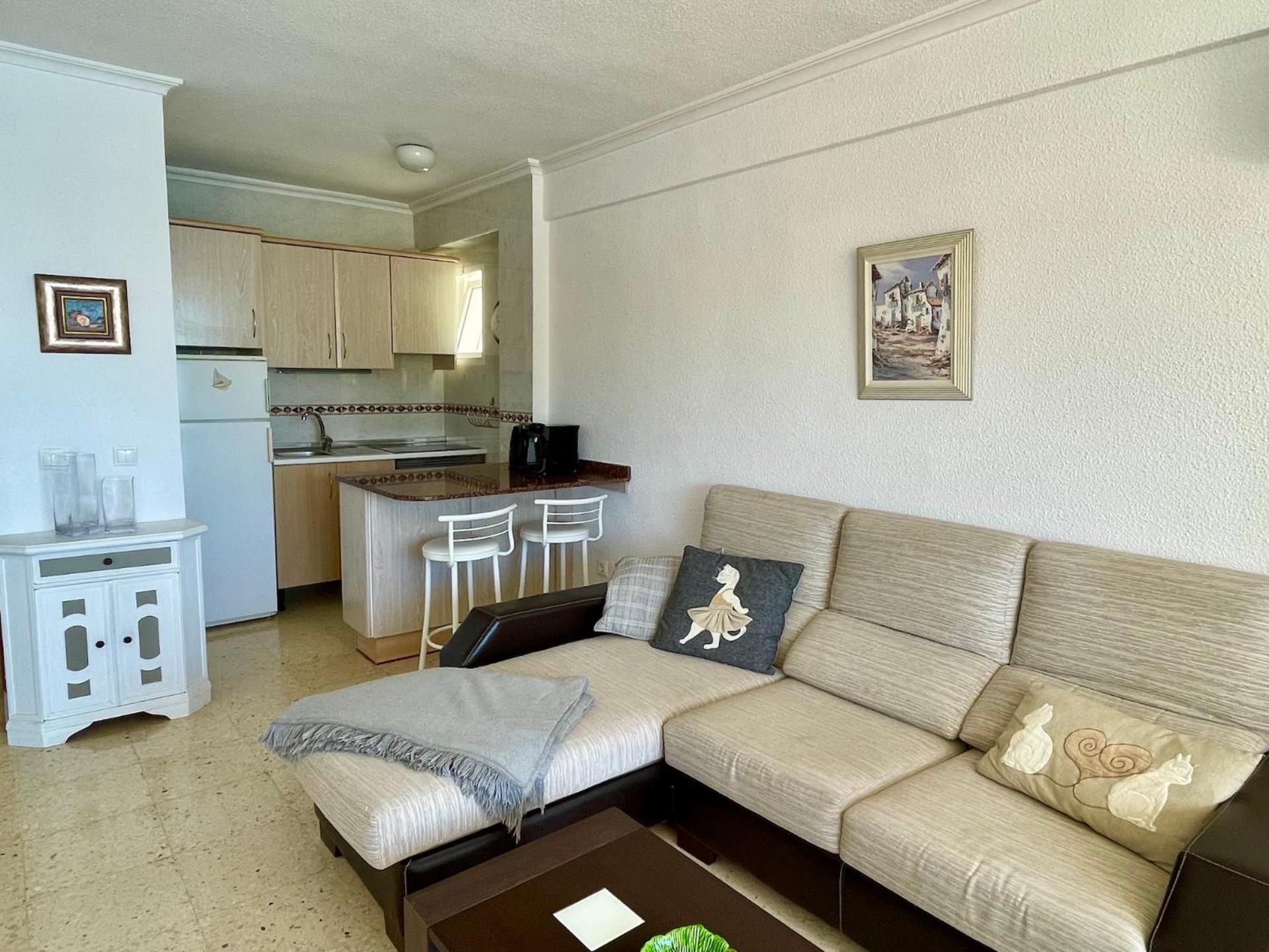 Apartamento de una habitación en el sexto piso / Puerta 1