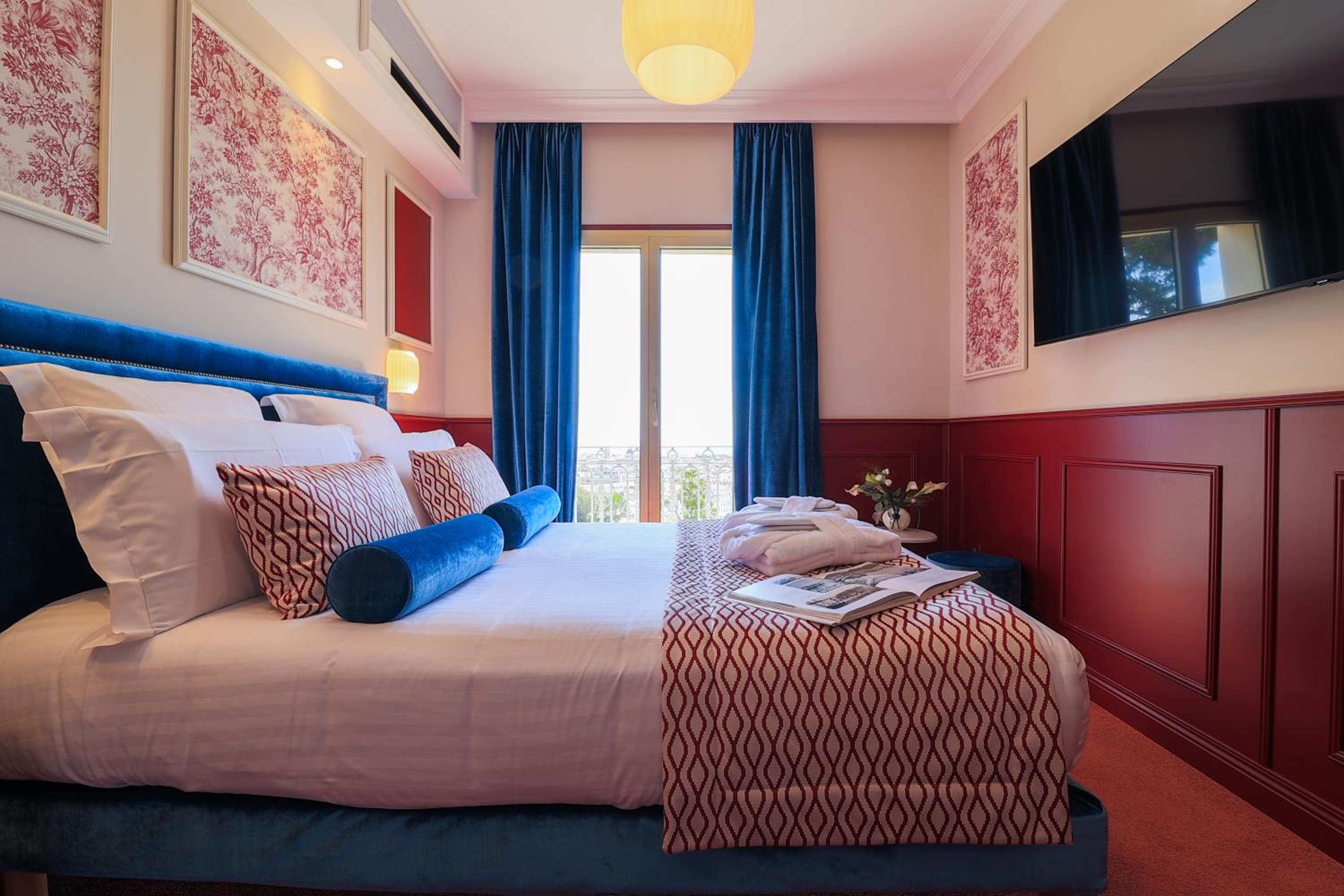 Classic Double Room with Sea View - Photo 14