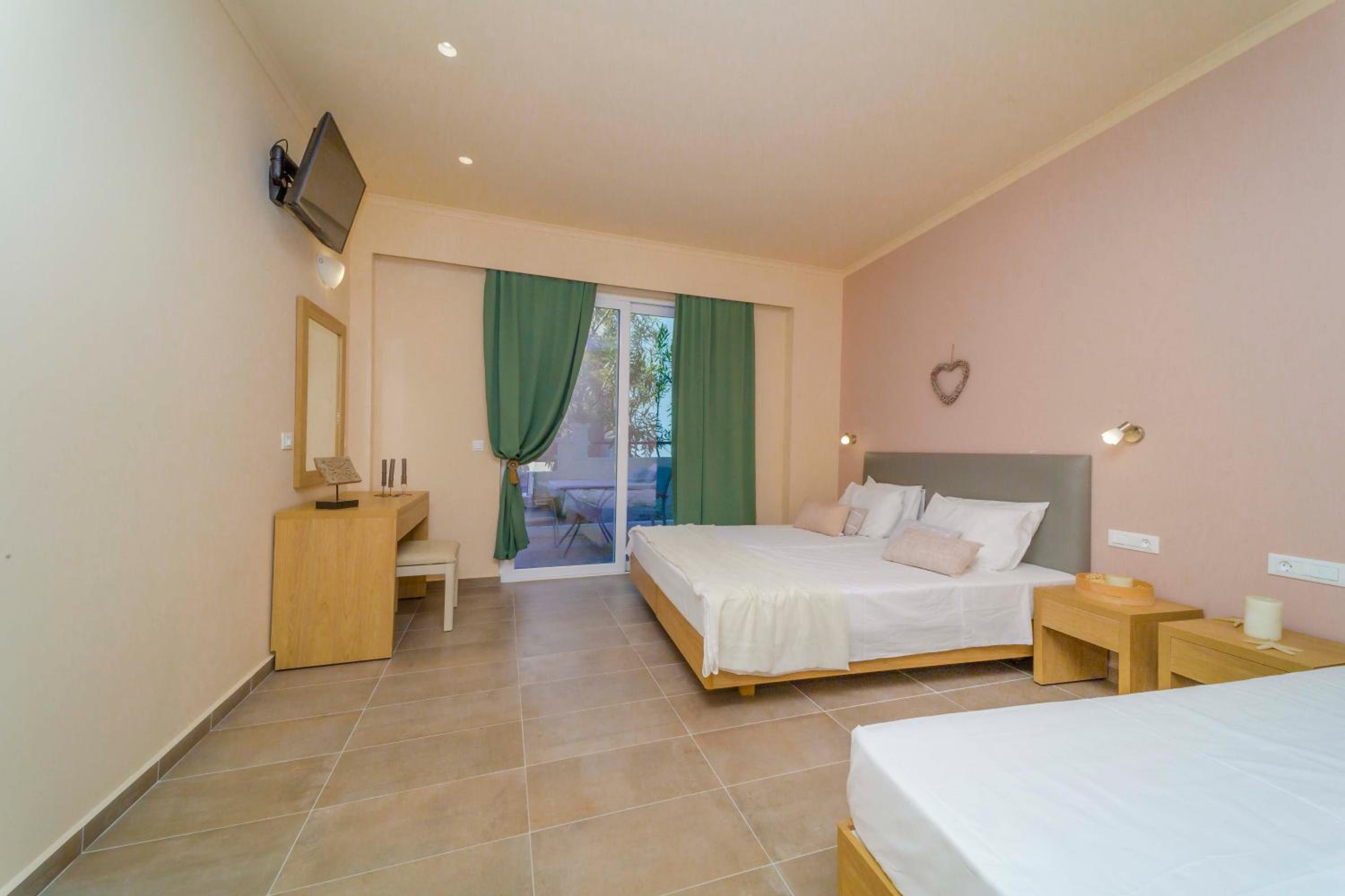 Triple Room with Balcony photo 1