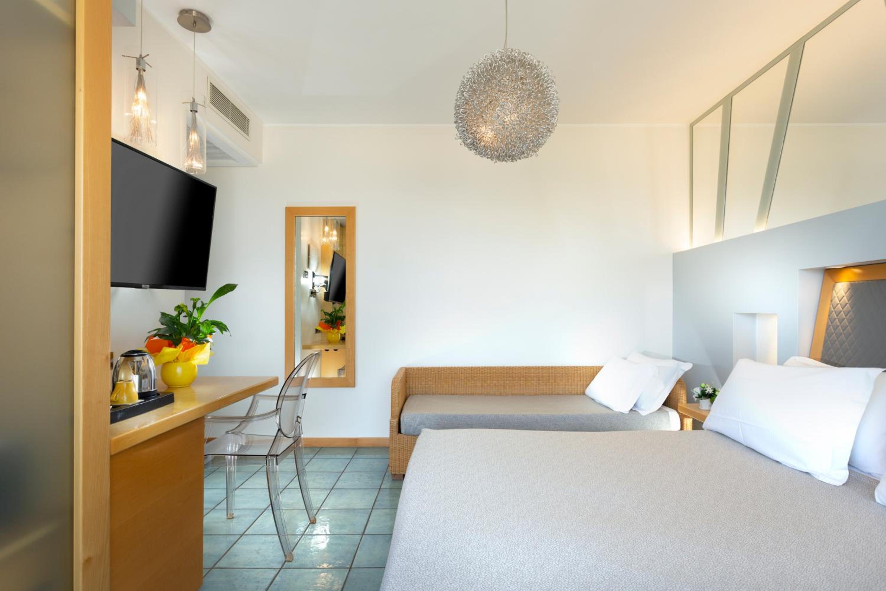 Classic Triple Room - Photo 1