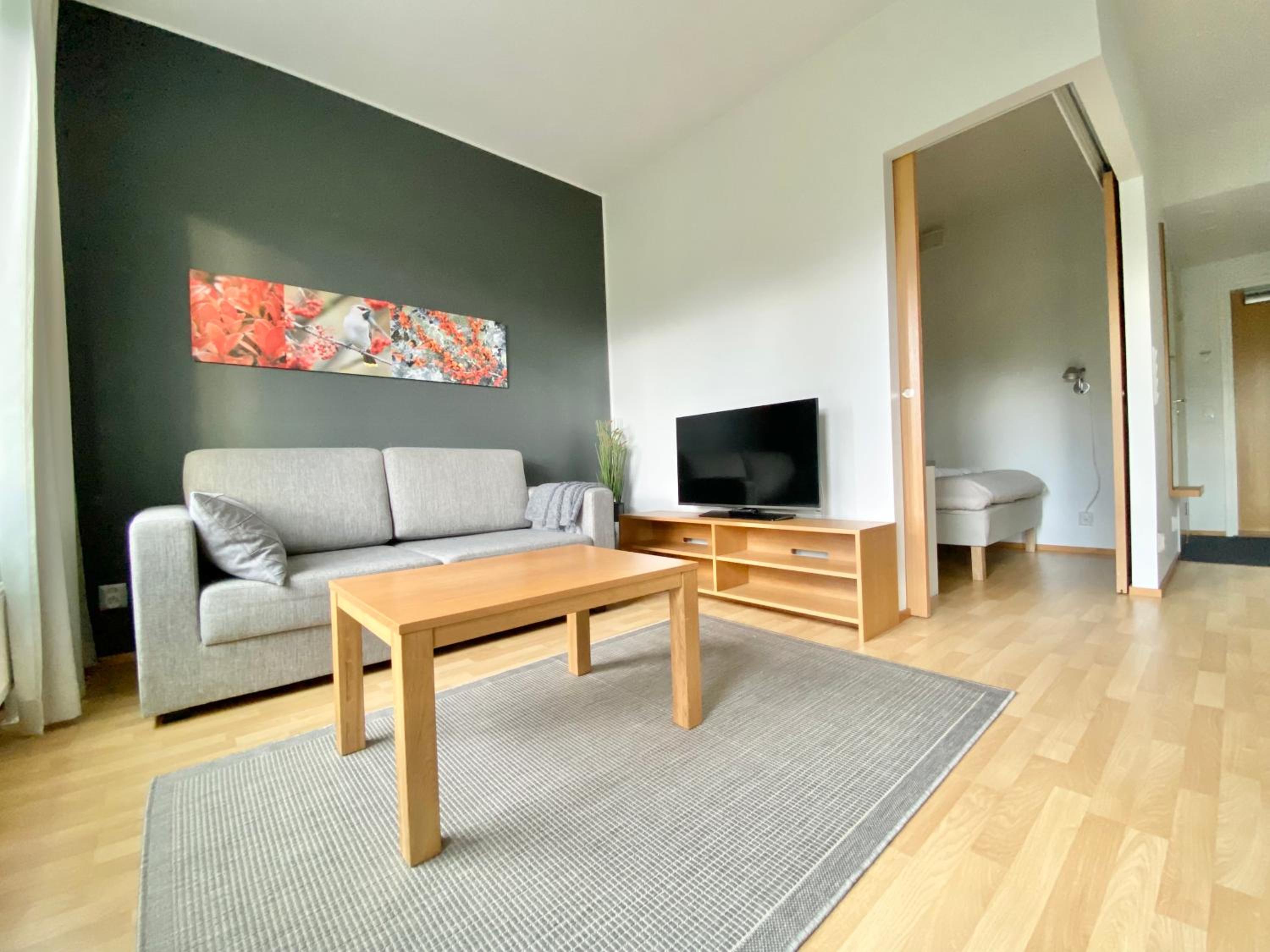 One-Bedroom Apartment - Photo 2
