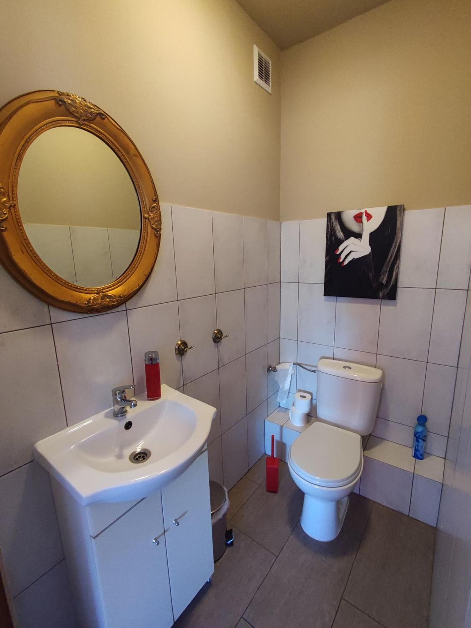 Deluxe Double Room with Bath - Photo 6