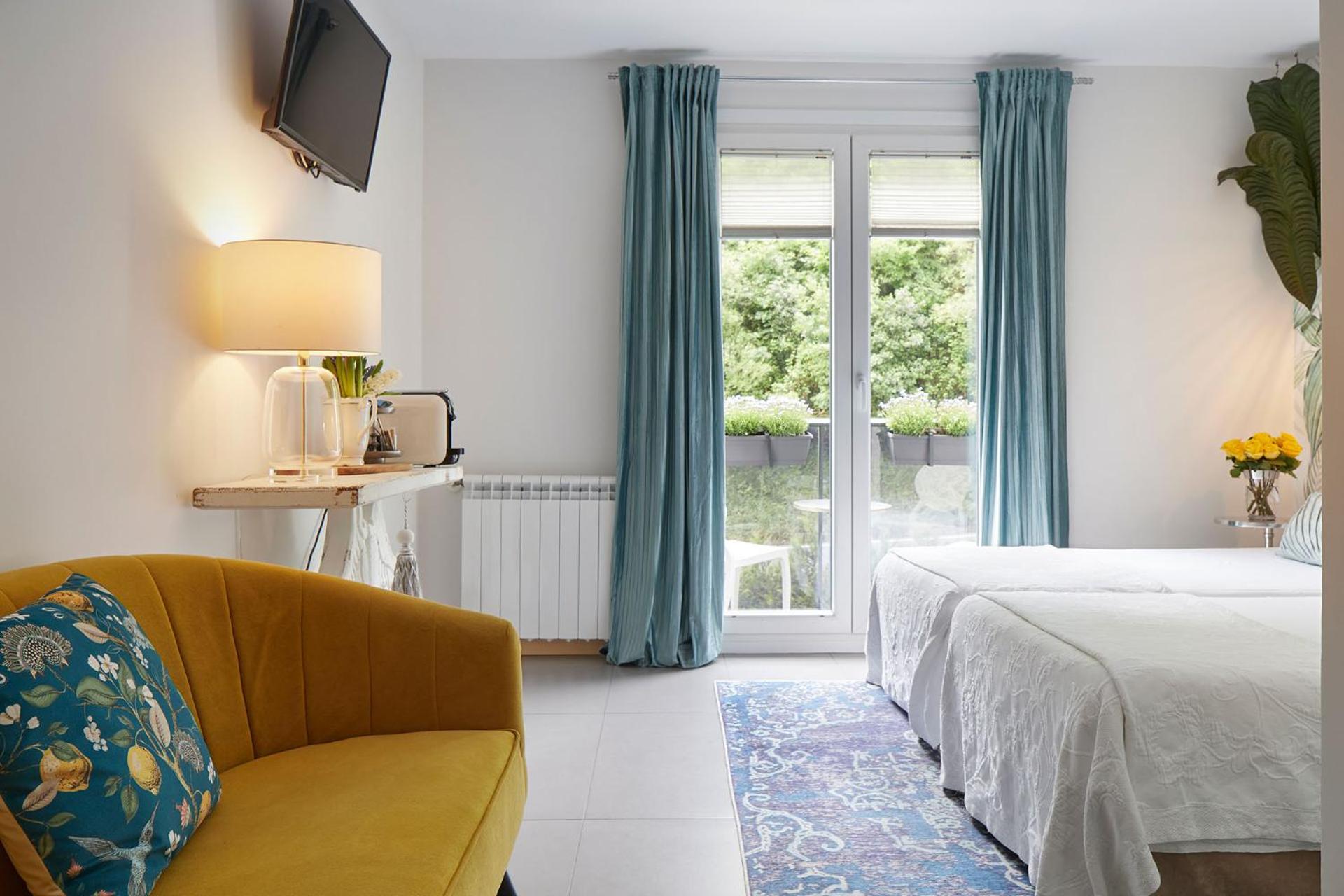 Twin Room - Photo 1