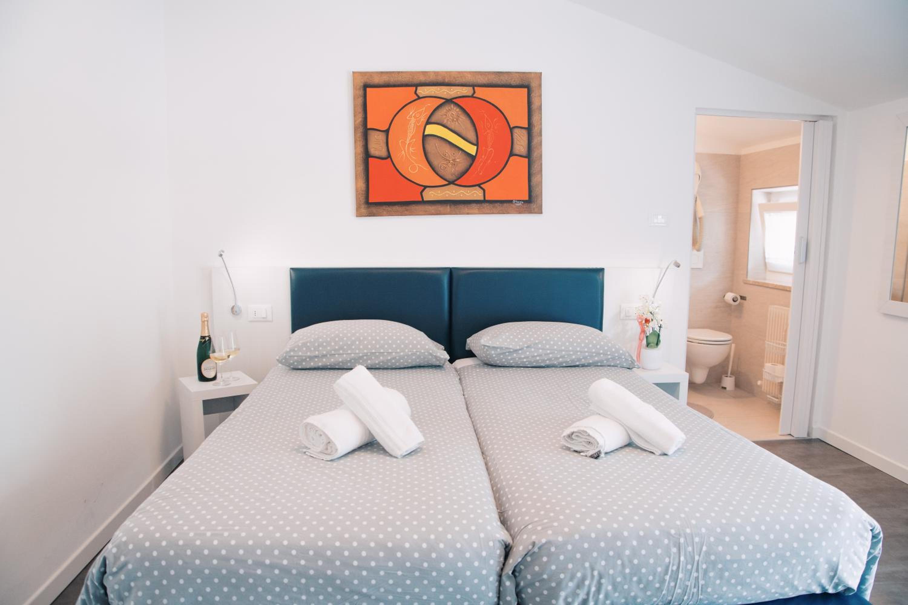 Standard Twin Room photo 2