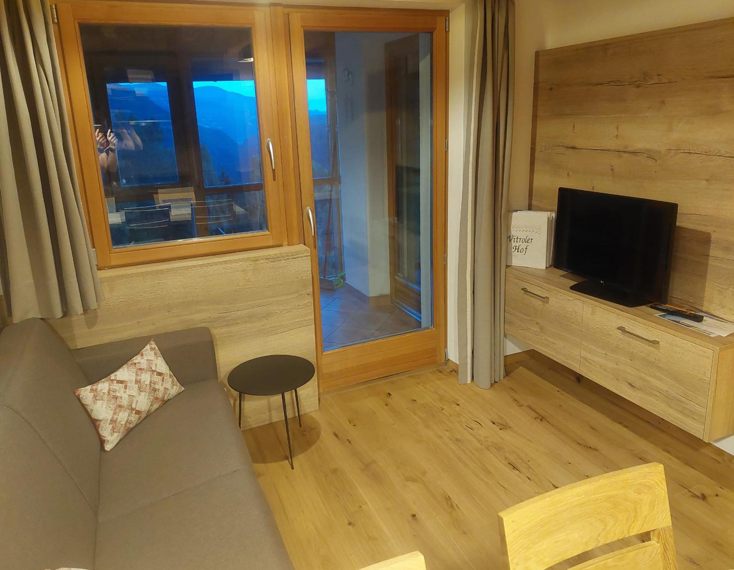 Apartment with Mountain View