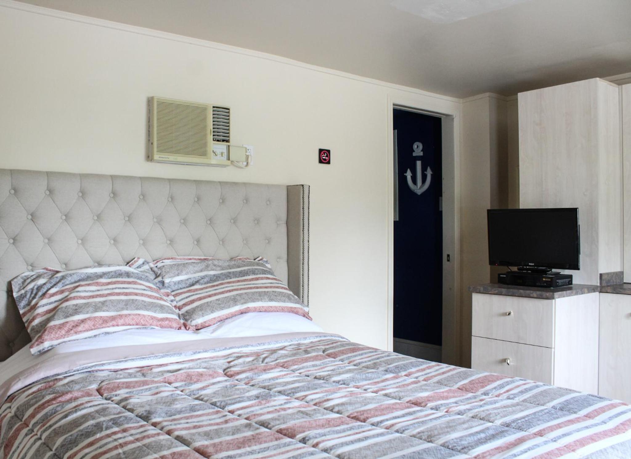 Standard Queen Room - Photo 6