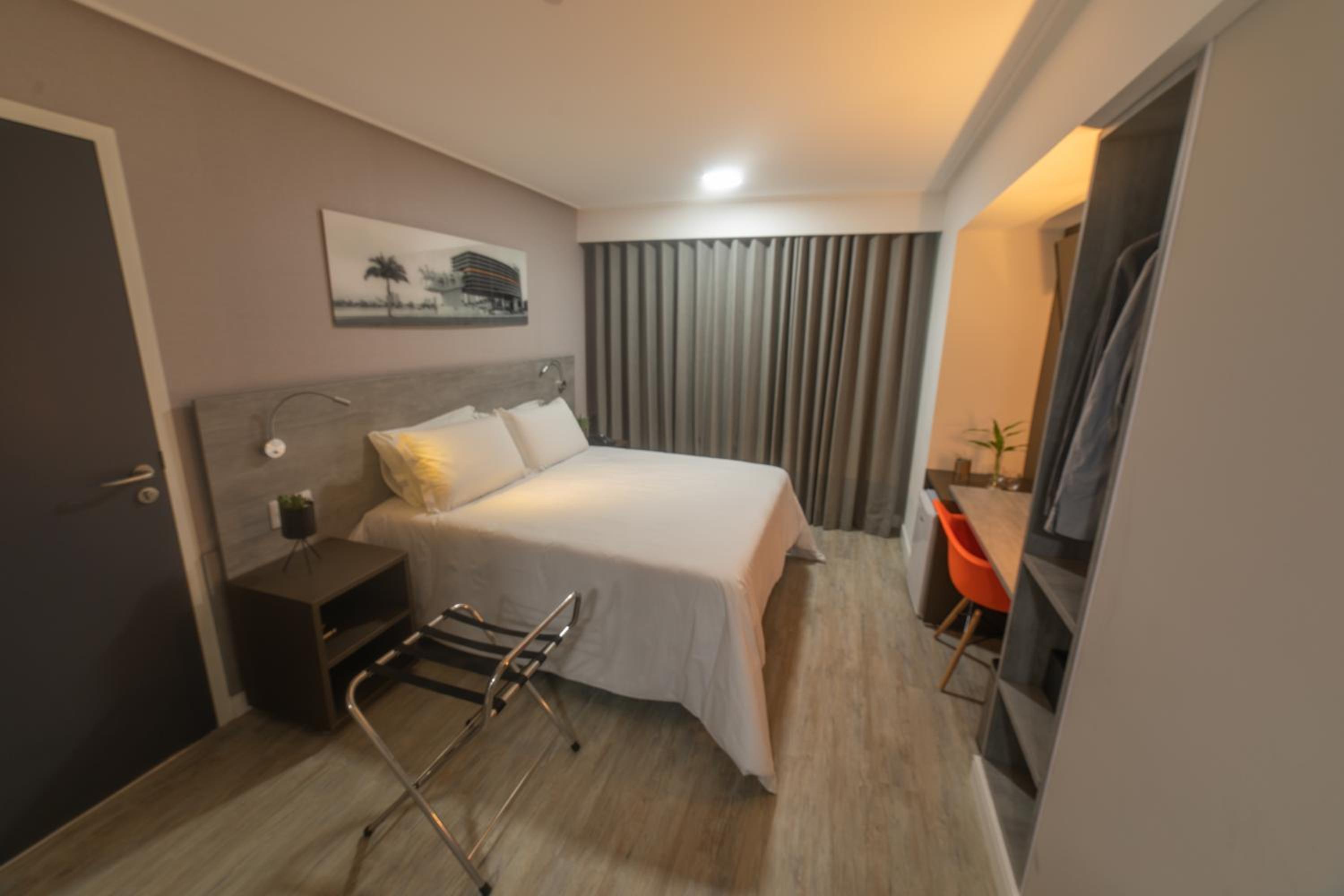 Standard PwD Disability Access - 1 Queen Bed photo 2