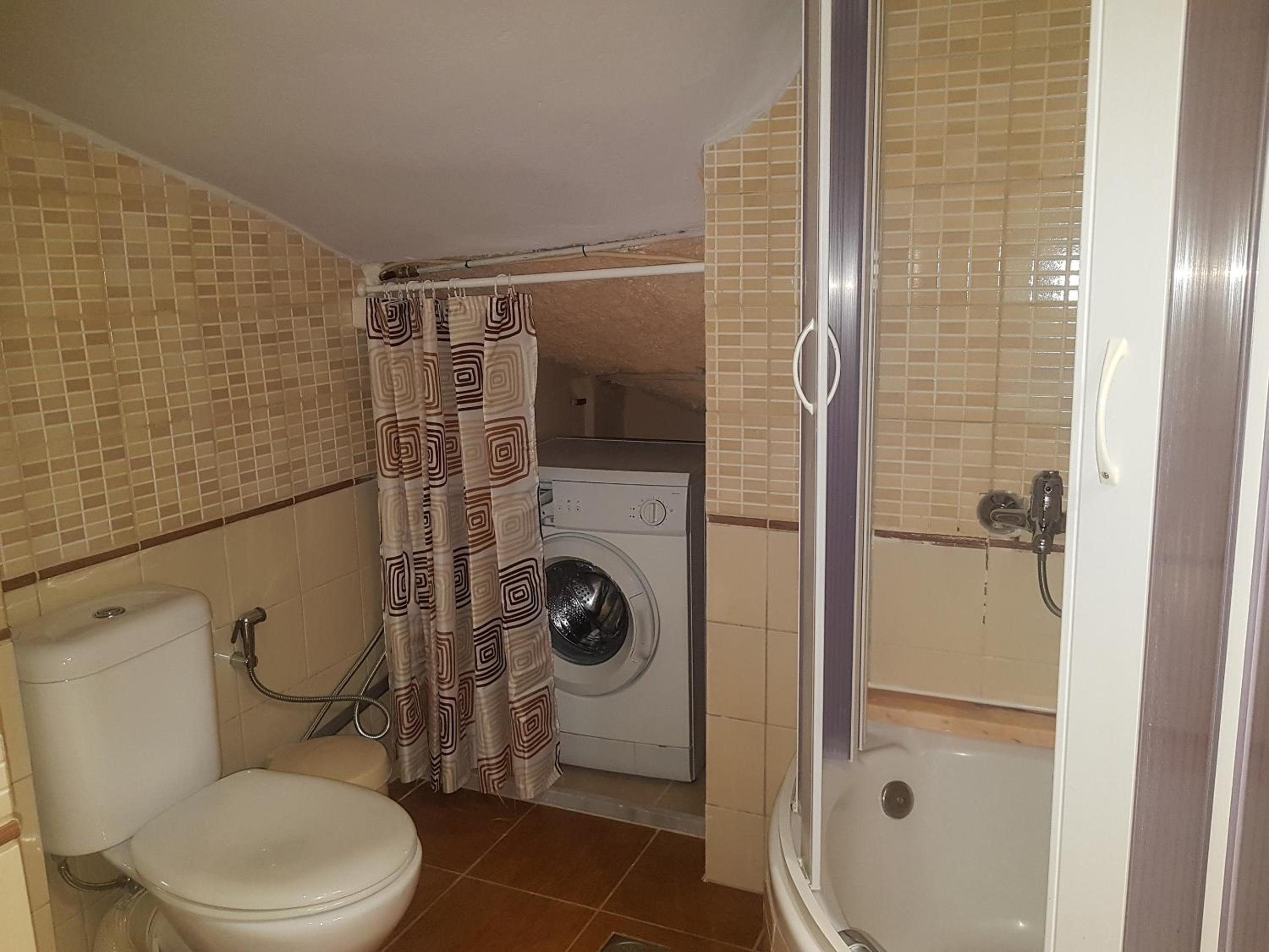 One-Bedroom Apartment - Photo 11